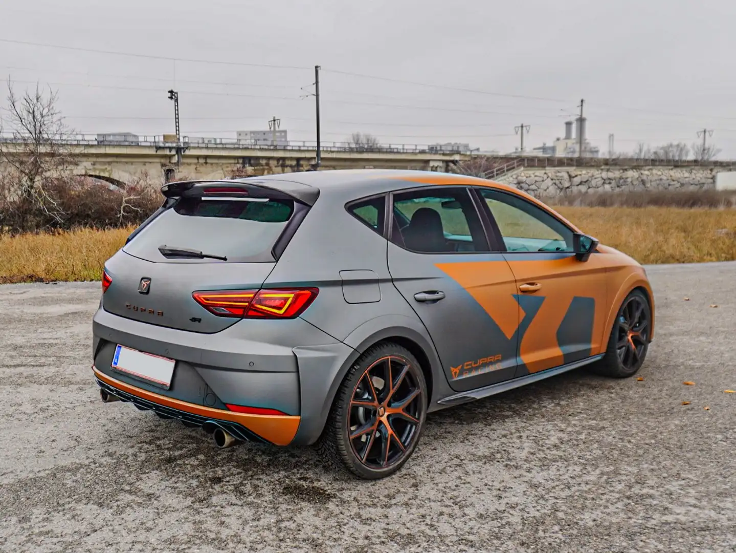 SEAT Leon Seat Leon Cupra R Limited Edition Nr 214 von 799 Grau - 1