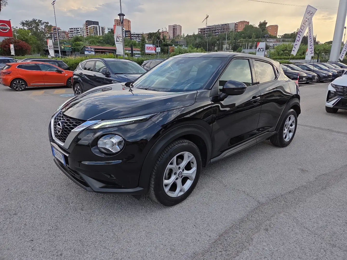 Nissan Juke 1.0 DIG-T 114 CV N-Connecta Nero - 1