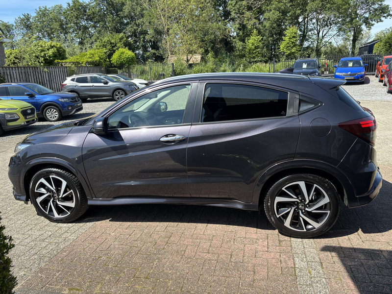 Honda HR-V 1.5 i-VTEC Elegance Trekhaak / Camera / Panoramada — photo 16