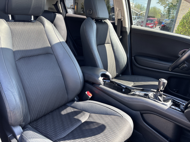 Honda HR-V 1.5 i-VTEC Elegance Trekhaak / Camera / Panoramada — photo 22