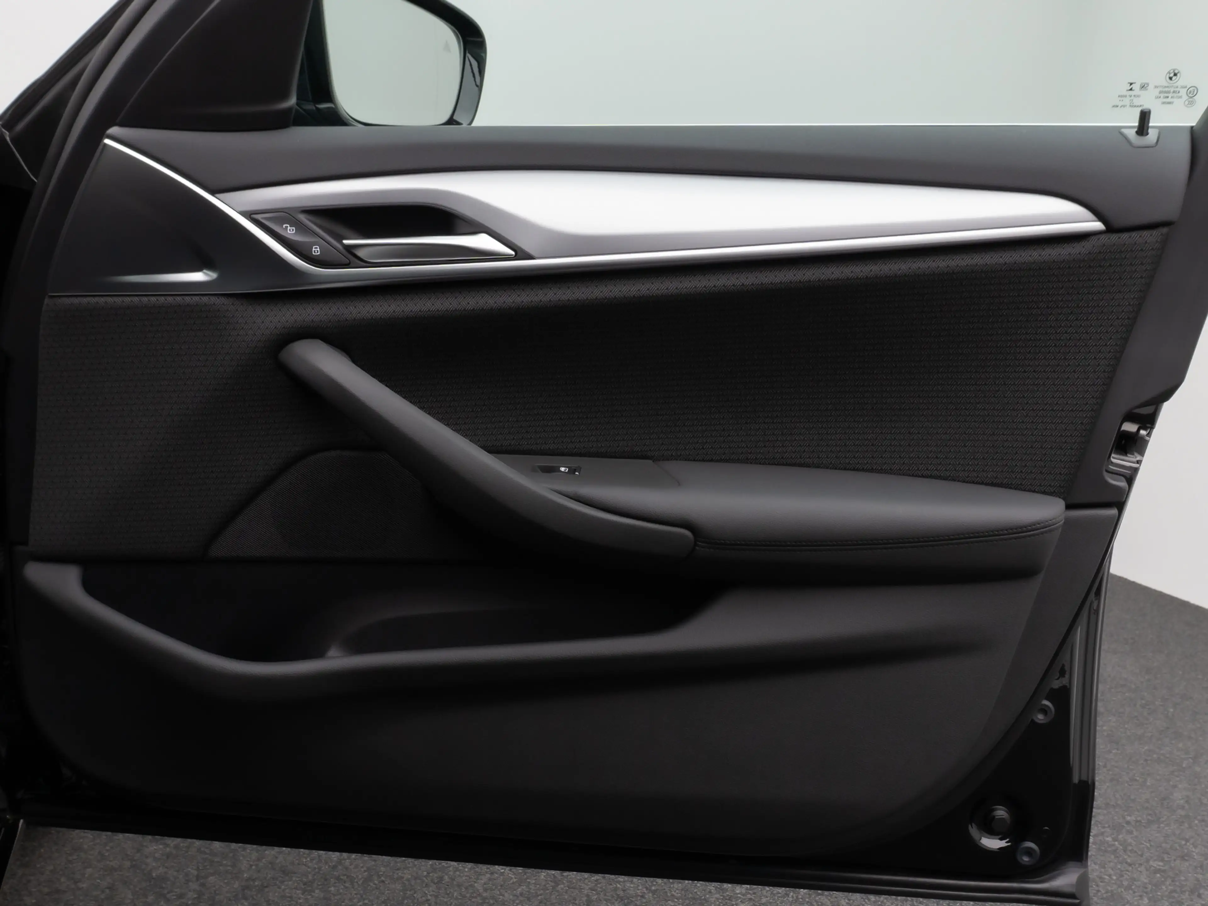 BMW 520 Kamera DAB Sport Klima-4Zonen Alarm ParkAss — photo 30