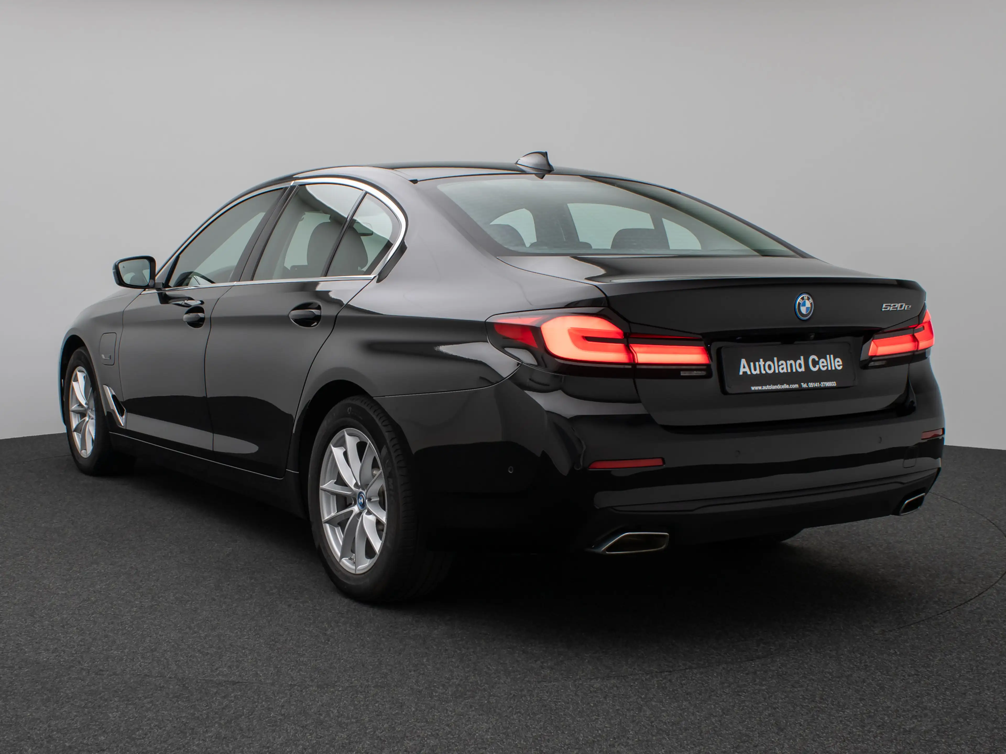 BMW 520 Kamera DAB Sport Klima-4Zonen Alarm ParkAss — photo 9