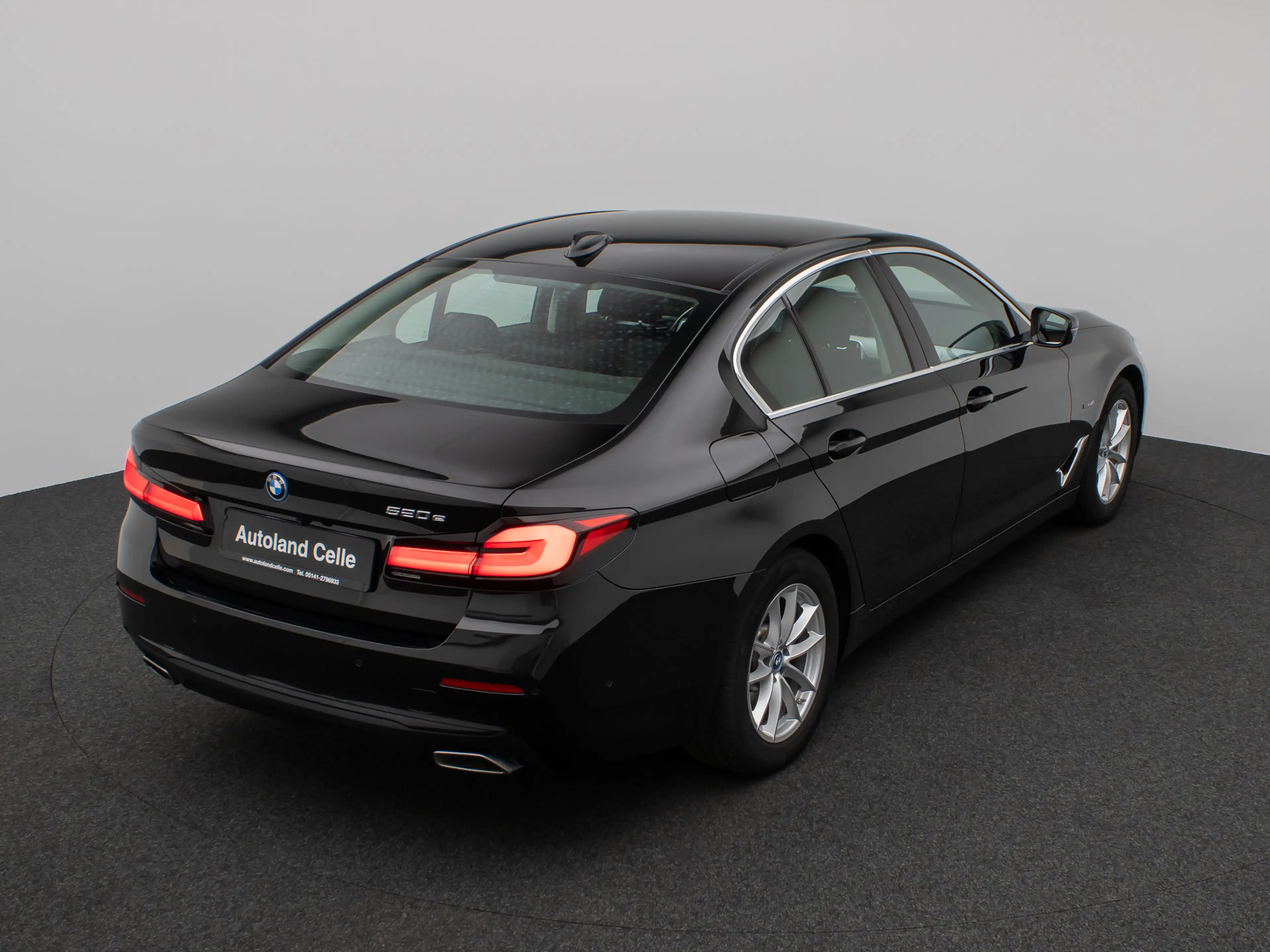 BMW 520 Kamera DAB Sport Klima-4Zonen Alarm ParkAss — photo 7