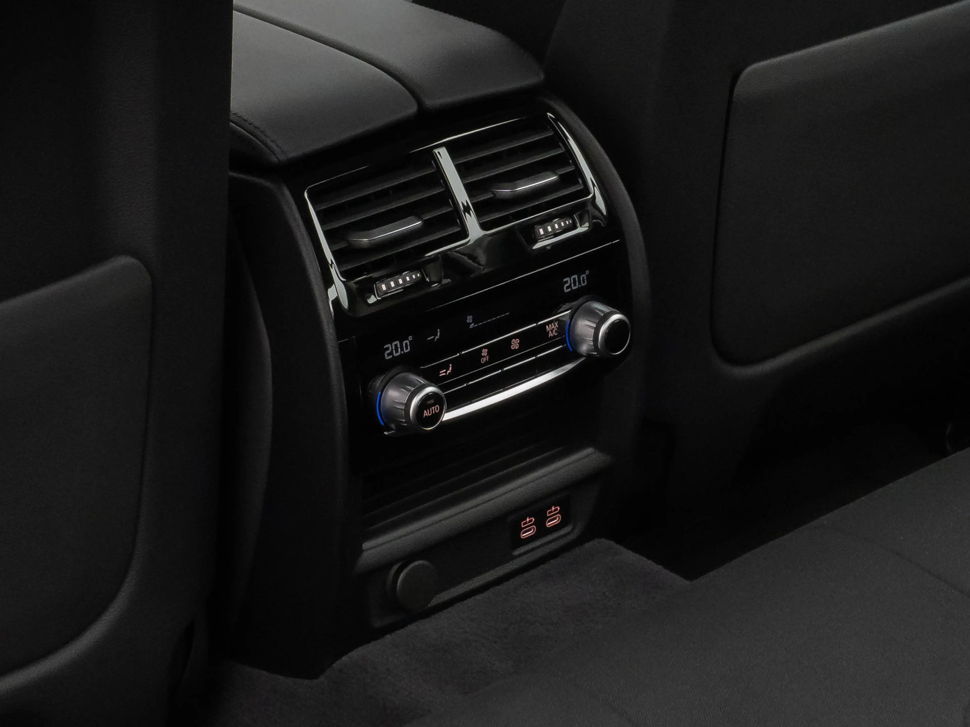 BMW 520 Kamera DAB Sport Klima-4Zonen Alarm ParkAss — photo 28