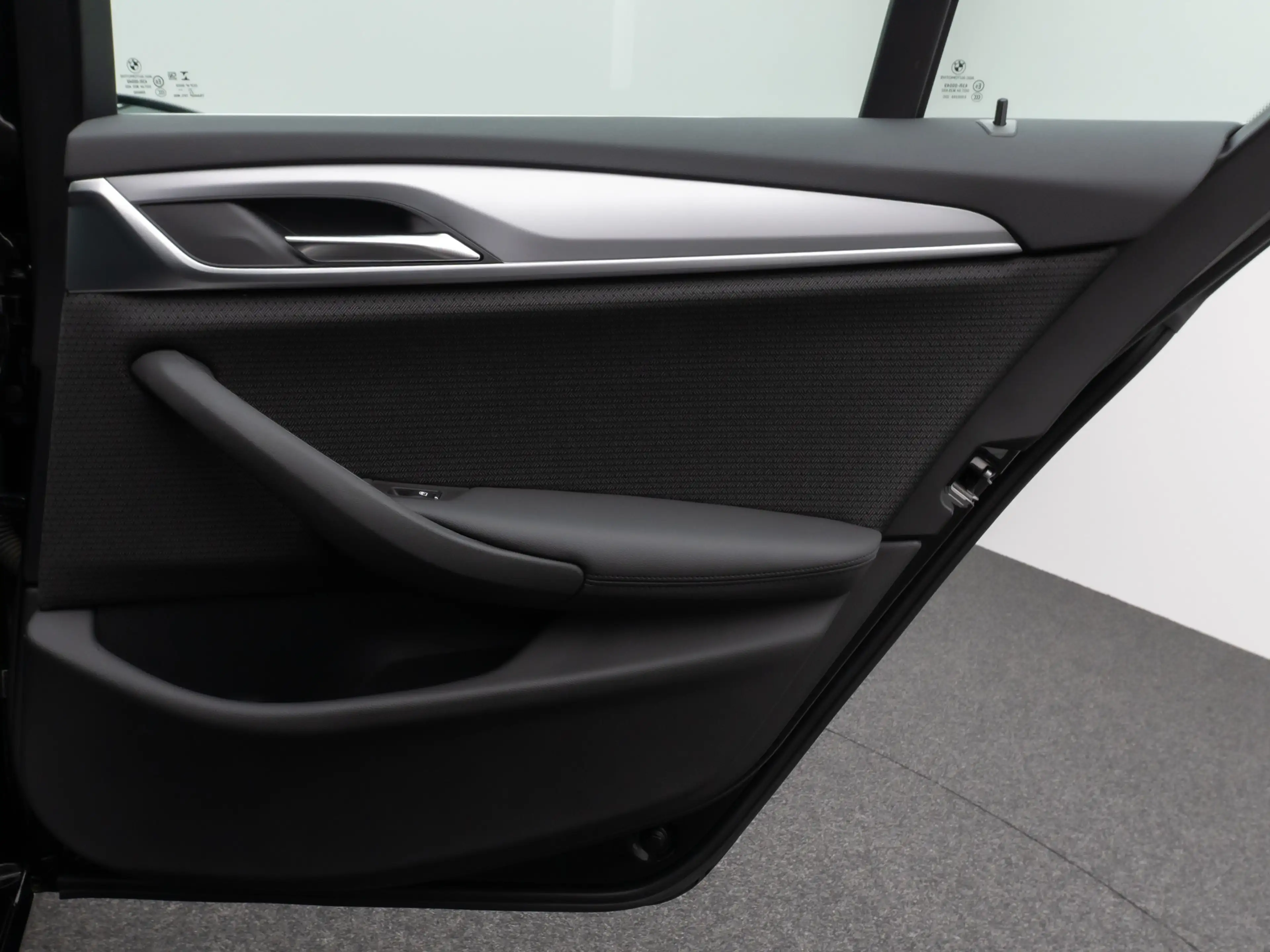 BMW 520 Kamera DAB Sport Klima-4Zonen Alarm ParkAss — photo 31