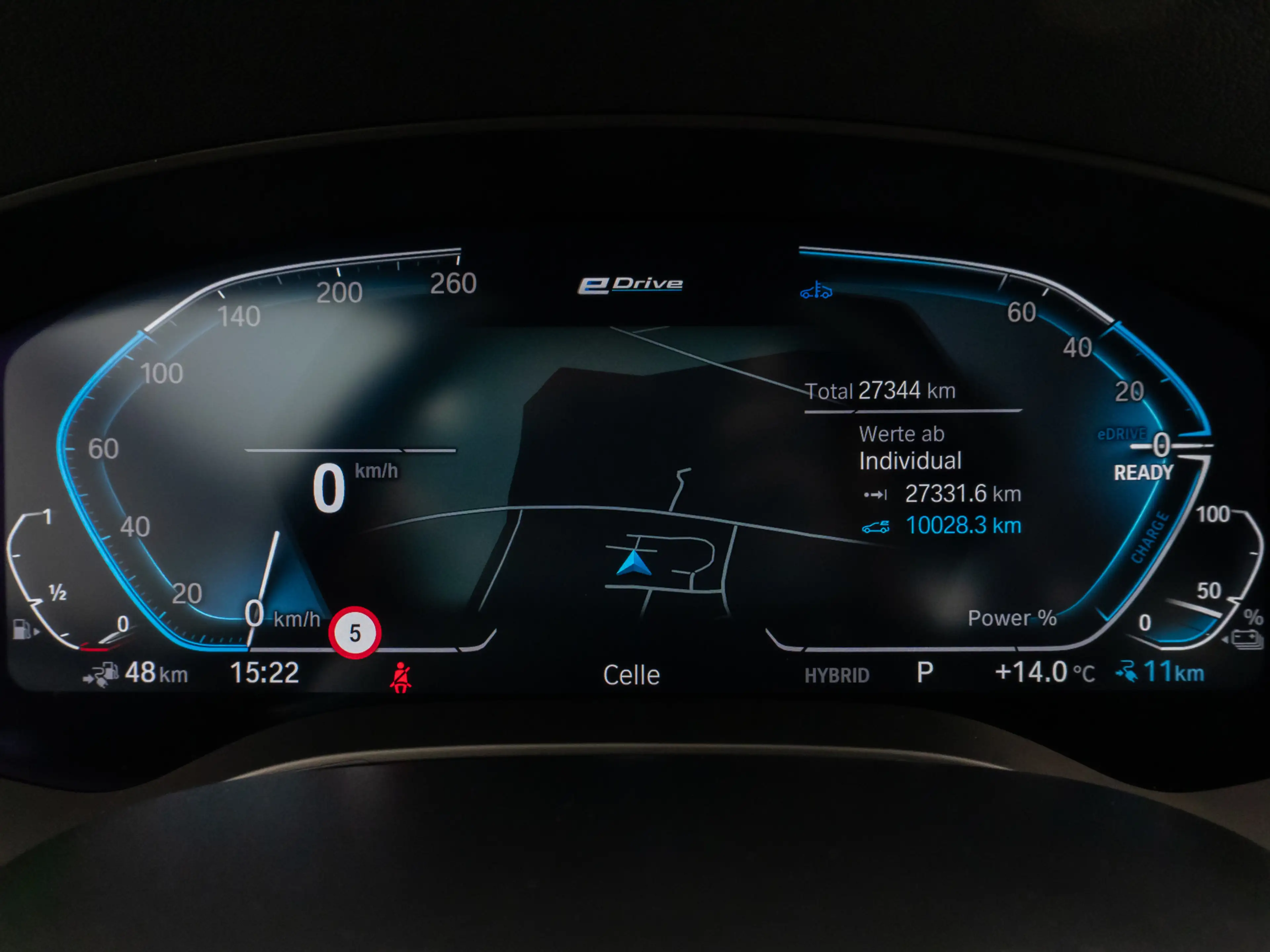 BMW 520 Kamera DAB Sport Klima-4Zonen Alarm ParkAss — photo 40