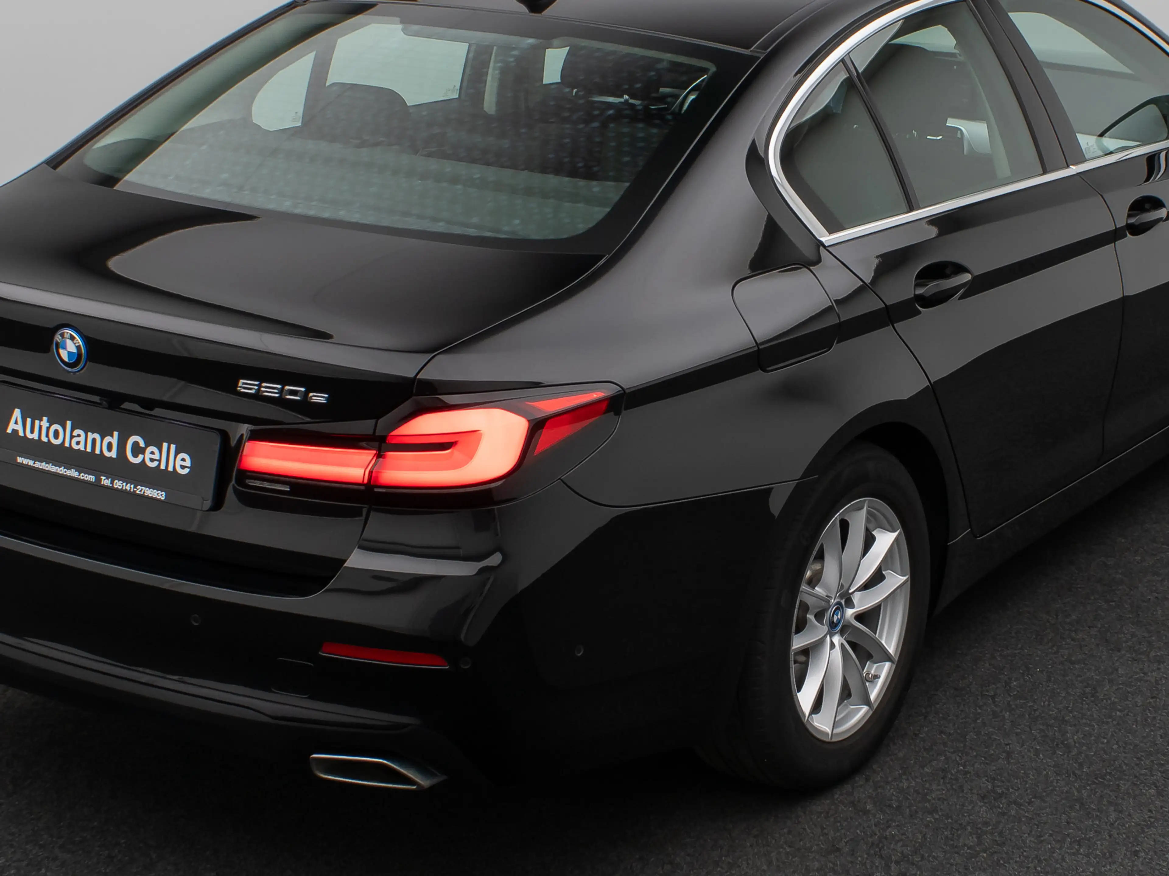 BMW 520 Kamera DAB Sport Klima-4Zonen Alarm ParkAss — photo 16