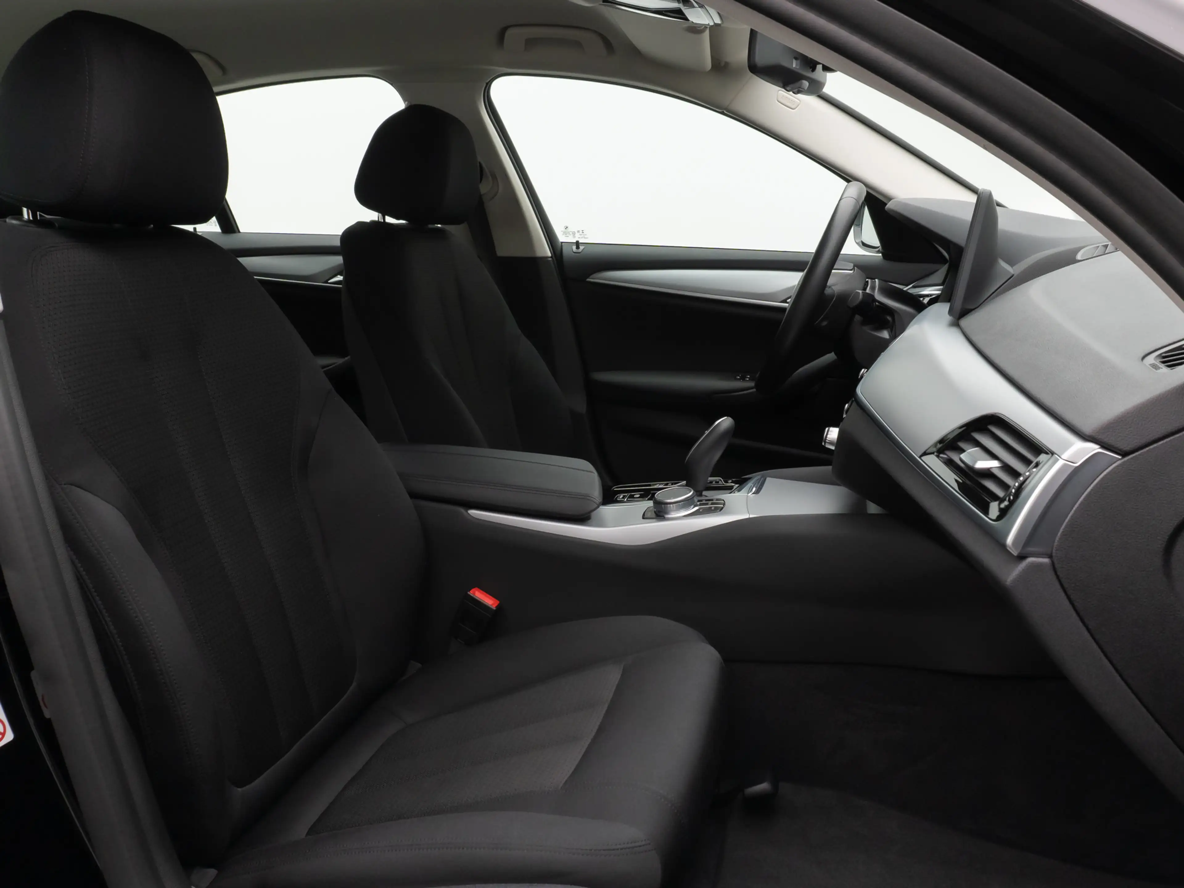 BMW 520 Kamera DAB Sport Klima-4Zonen Alarm ParkAss — photo 35