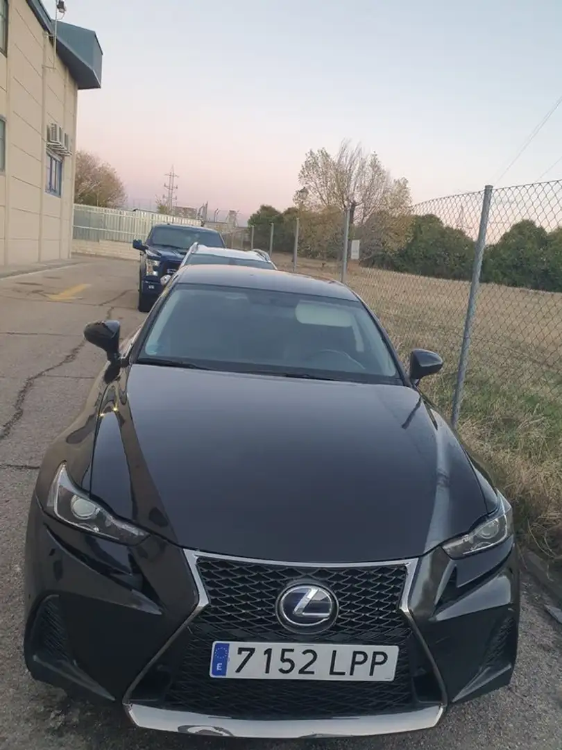Lexus IS 300 2.5 300h Executive Negro - 1