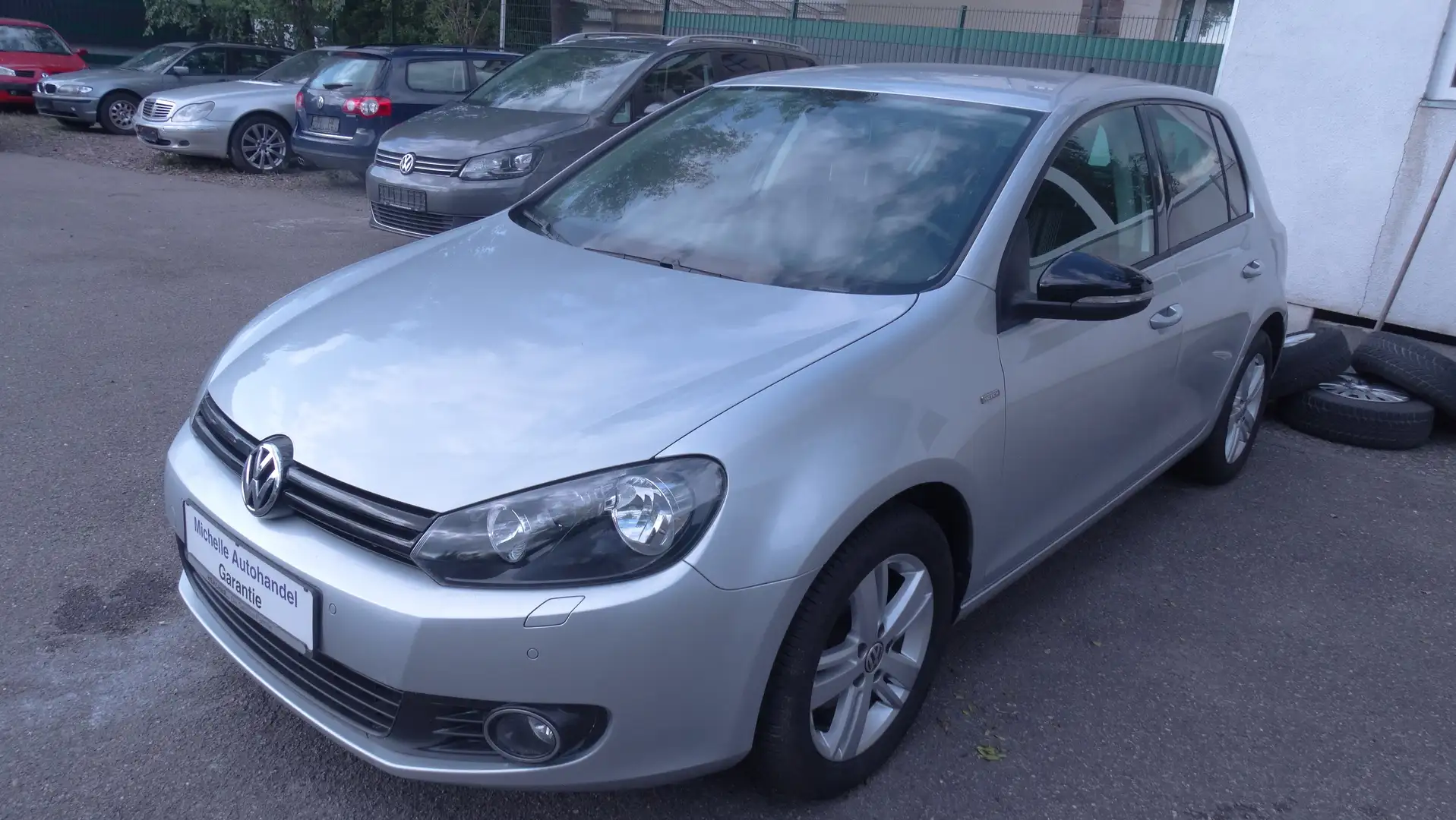 Volkswagen Golf Match Gris - 2