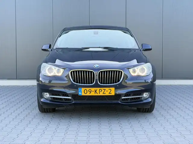 BMW 5 Series view 7
