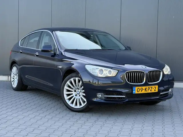 BMW 5 Series view 2