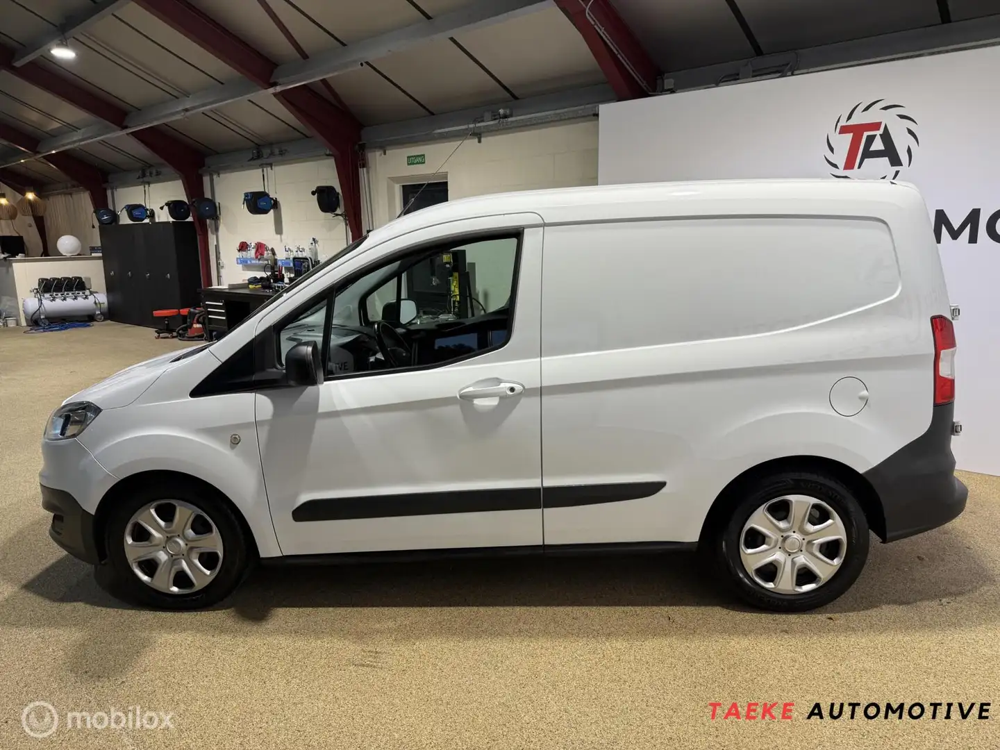 Ford Transit Courier 1.5 TDCI Ambiente Airco\Cruise/Nap - 2