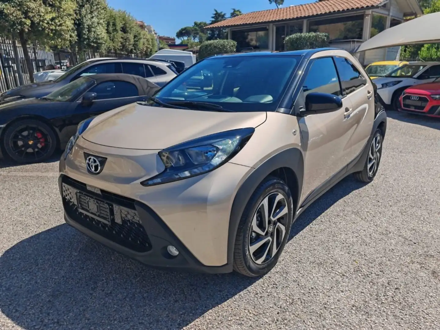 Toyota Aygo X 1000 VVT-I TREND 72CV 5P CARPLAY CAM"17 ITALIA Beige - 2