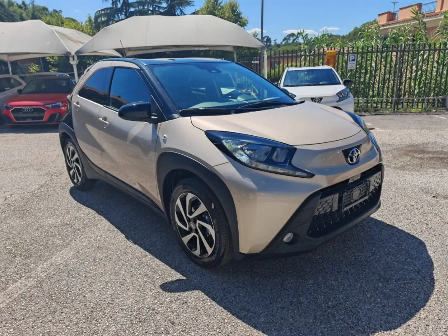 Toyota Aygo X 1000 VVT-I TREND 72CV 5P CARPLAY CAM"17 ITALIA Beige - 1