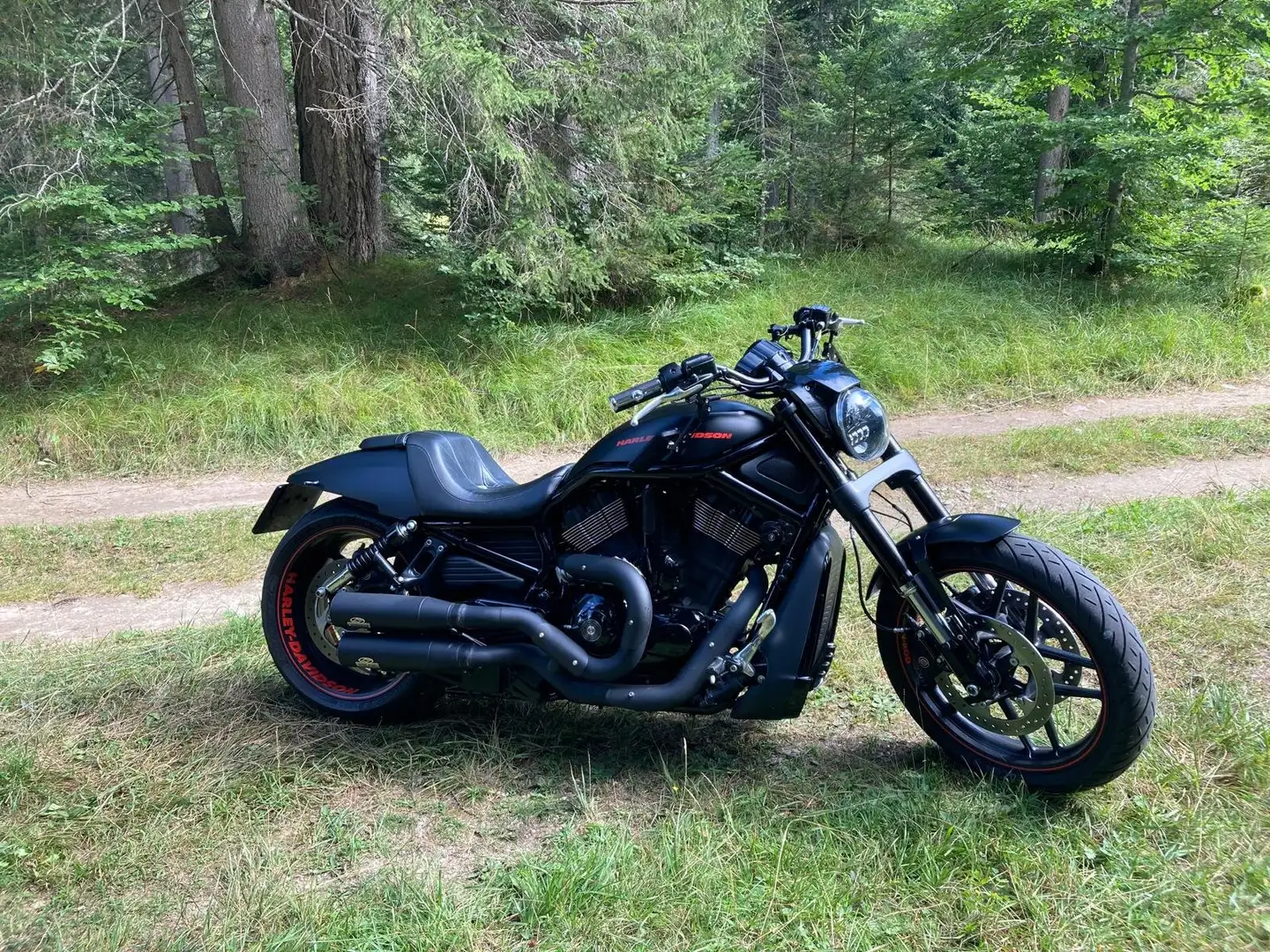 Harley-Davidson V-Rod Schwarz - 1