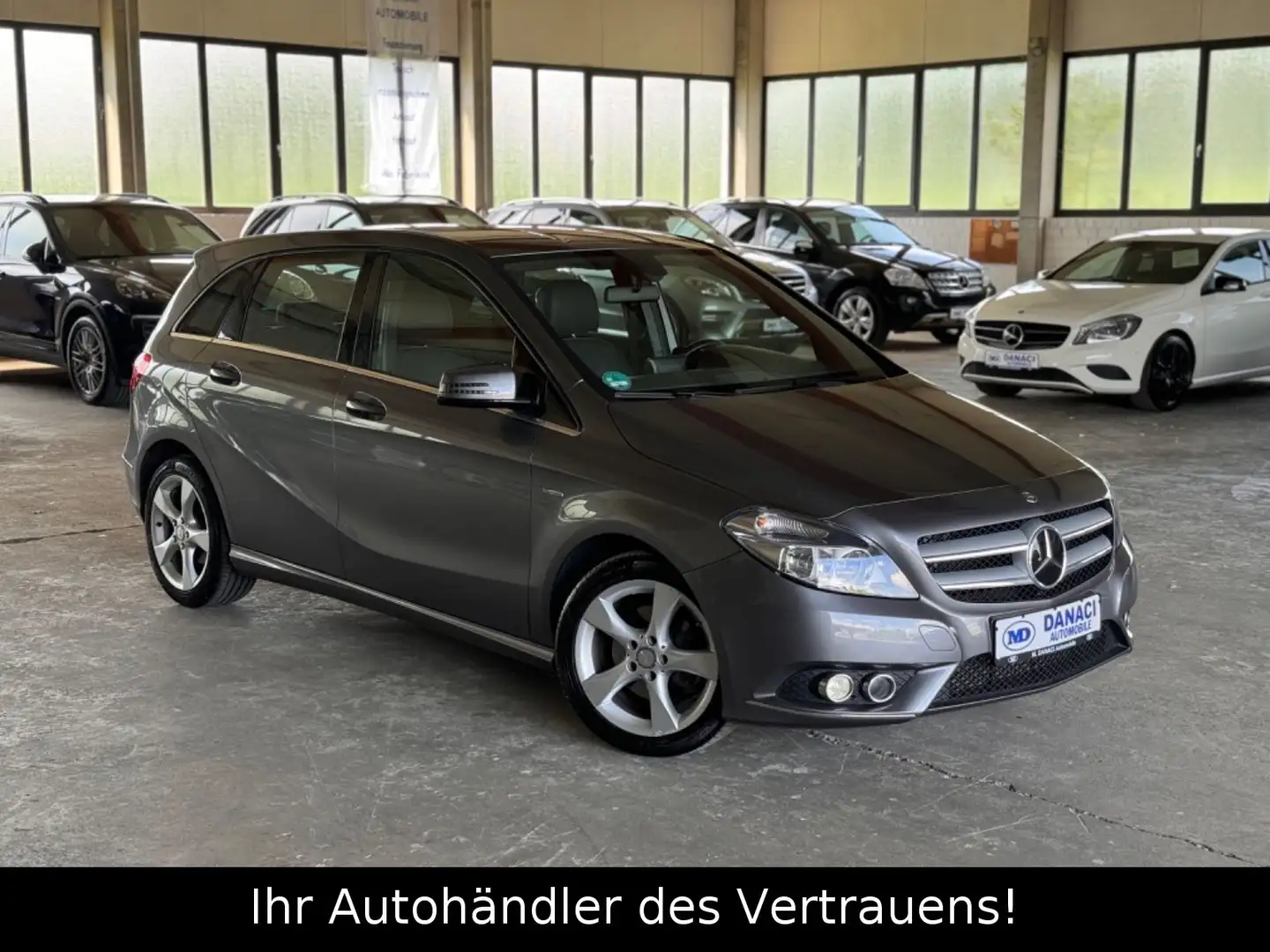 Mercedes-Benz B 200 B -Klasse*1.HAND*LEDER*SERVICE NUR BEI MB! Grau - 1