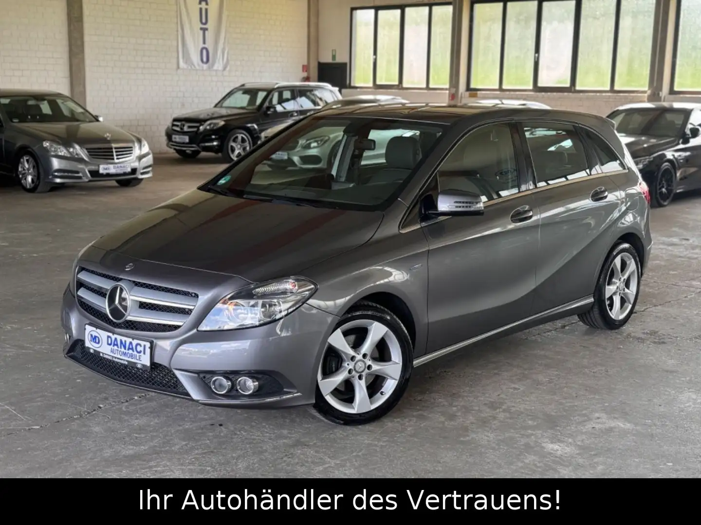 Mercedes-Benz B 200 B -Klasse*1.HAND*LEDER*SERVICE NUR BEI MB! Grau - 2