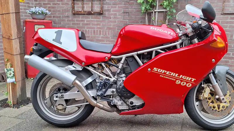 Ducati 900 SS