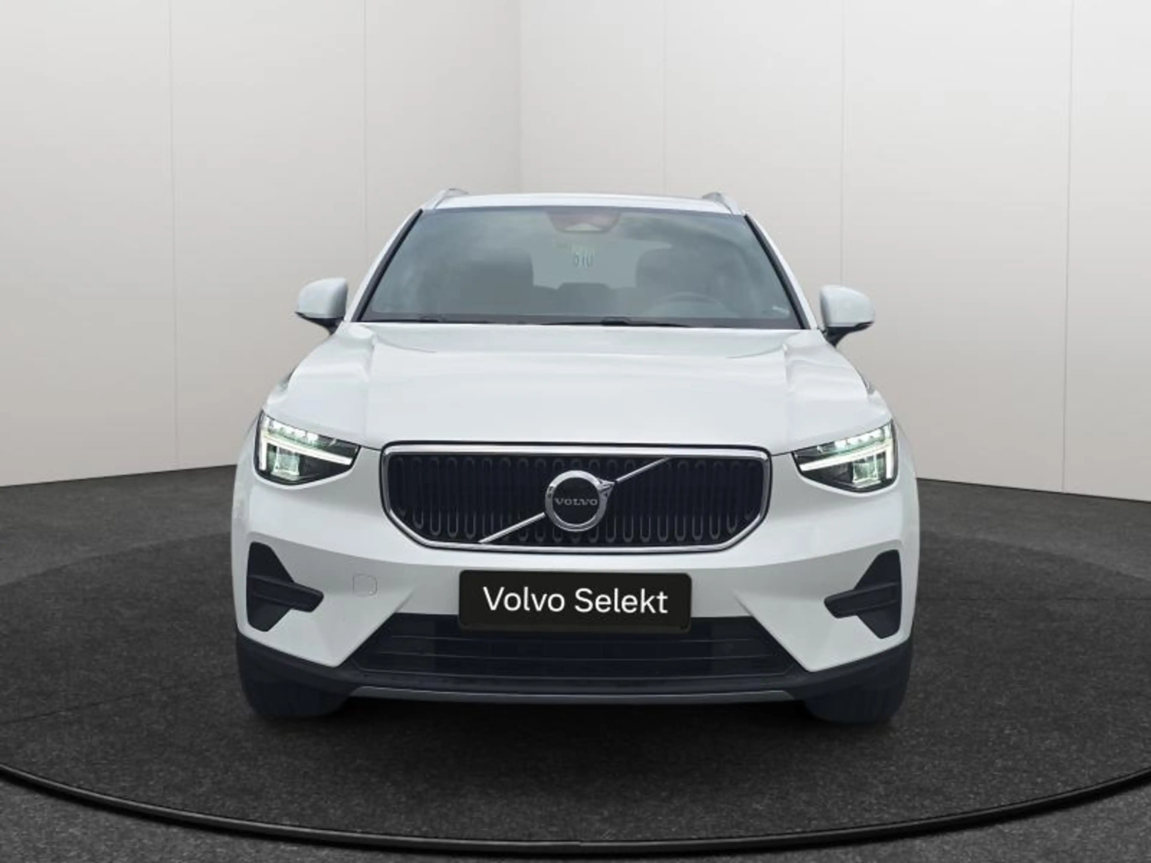 Volvo XC40 B3 Core / Essence — photo 9