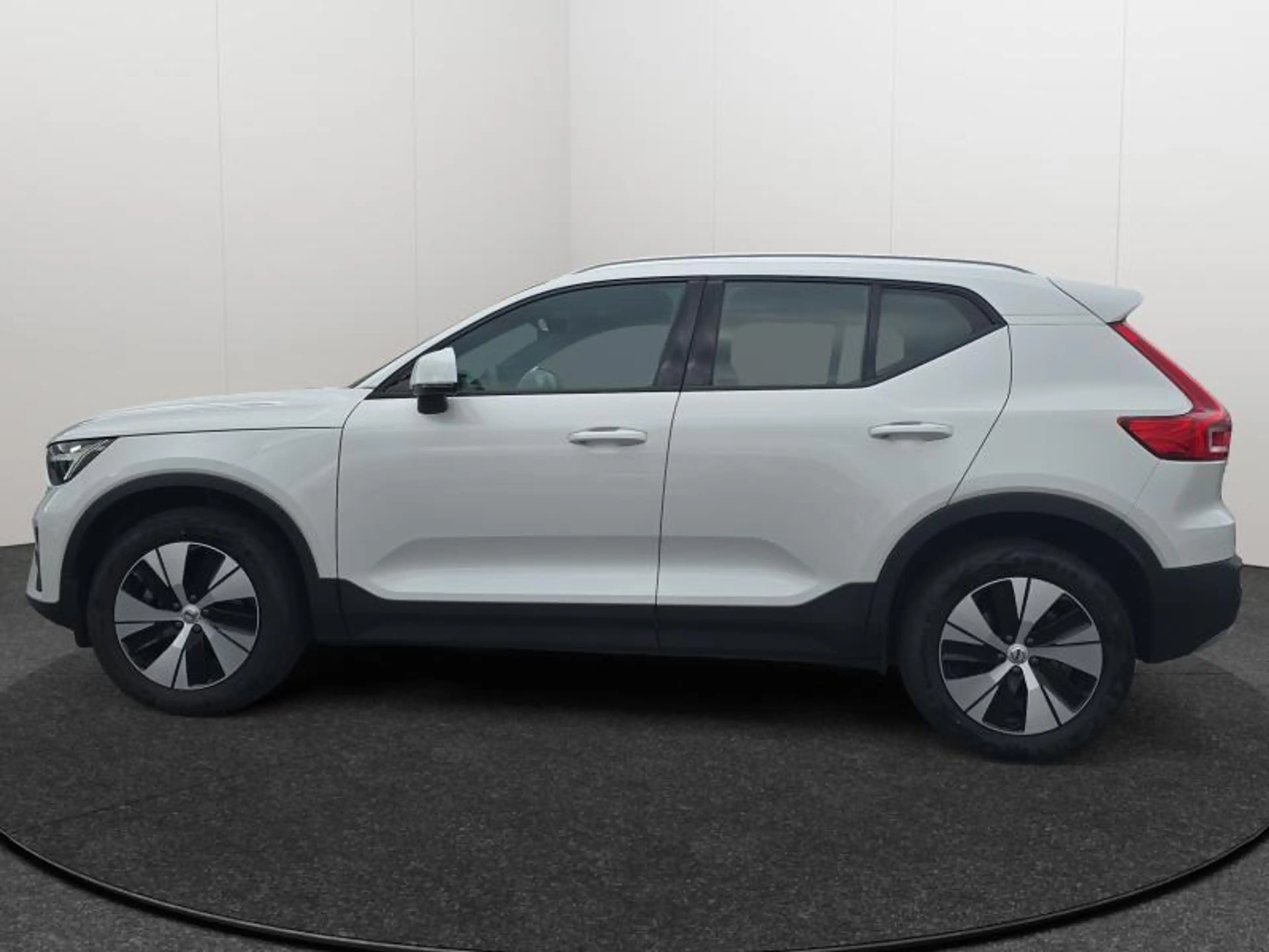 Volvo XC40 B3 Core / Essence — photo 4