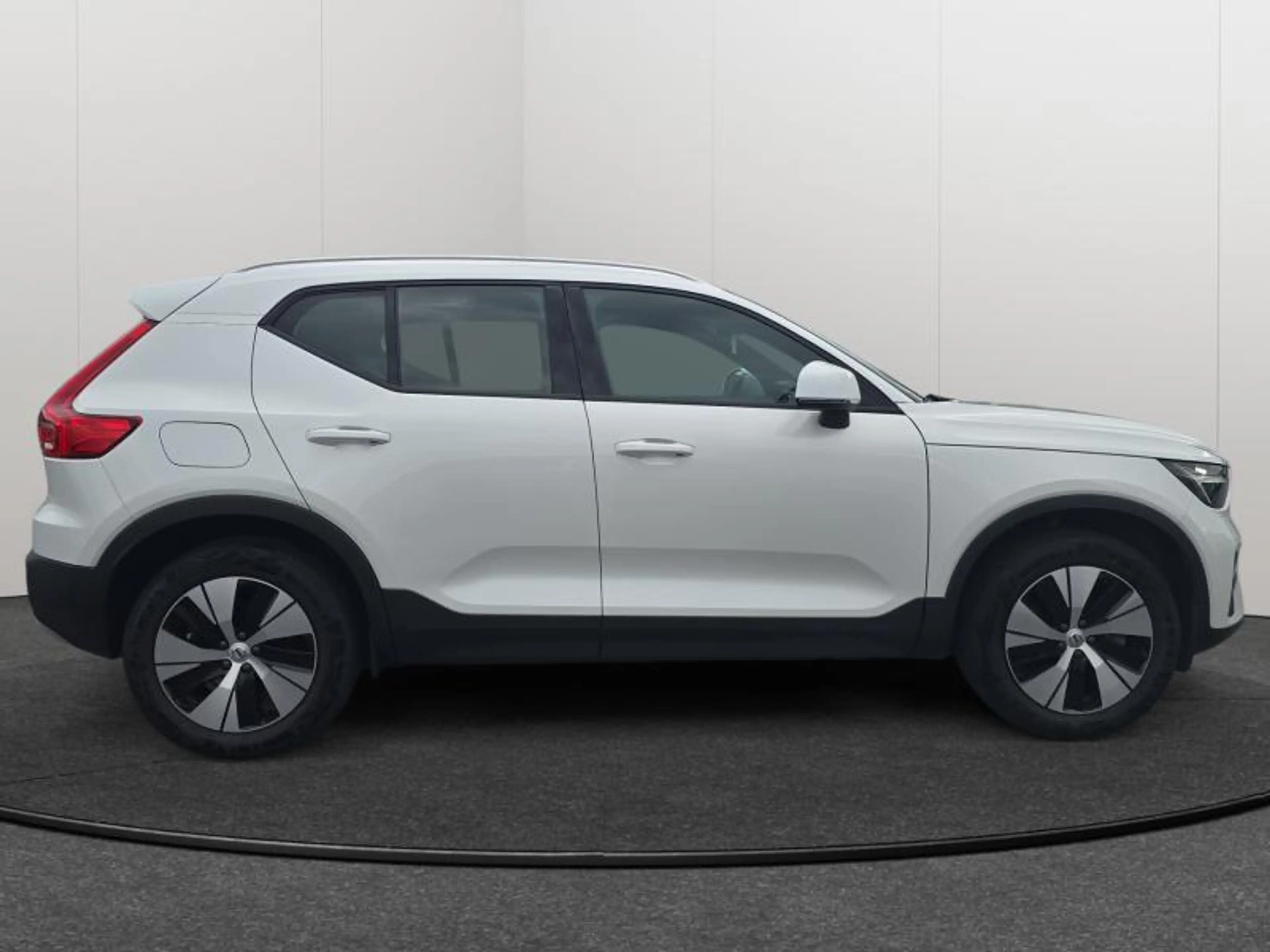 Volvo XC40 B3 Core / Essence — photo 7