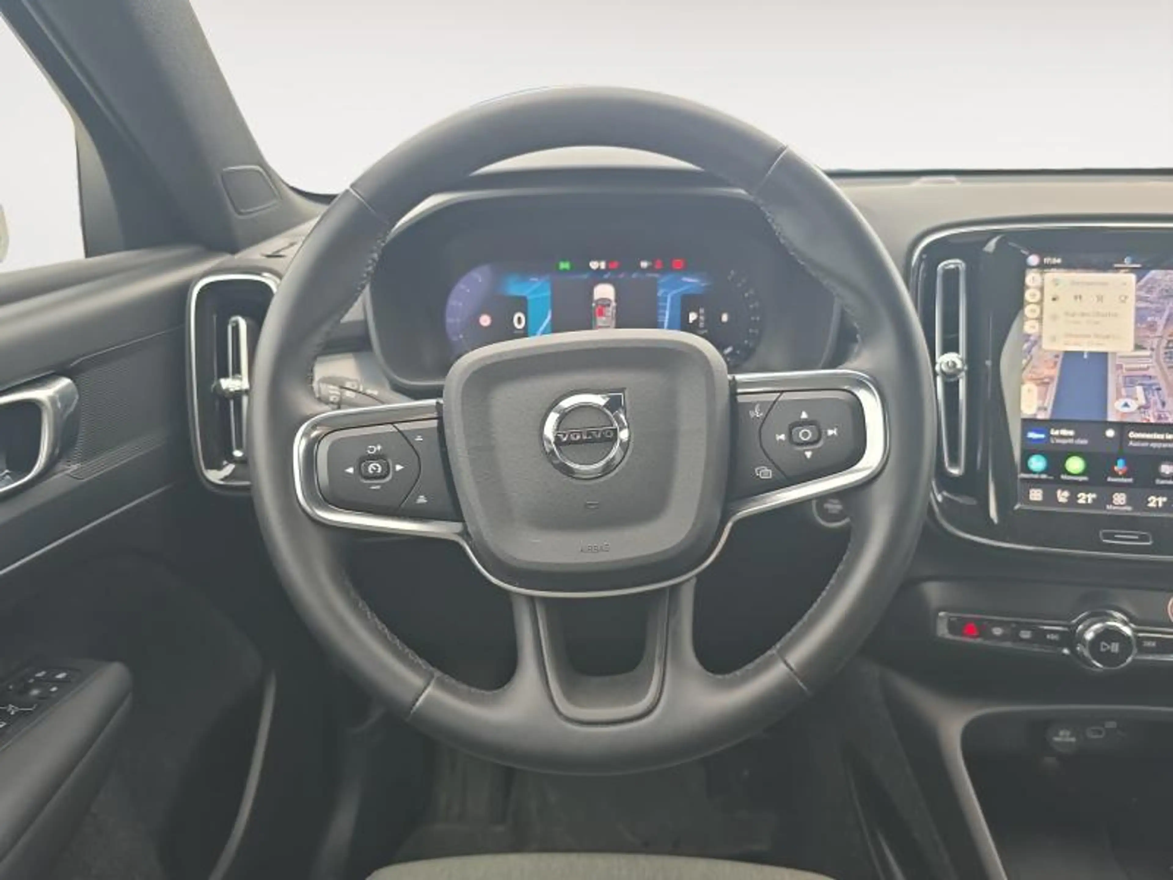 Volvo XC40 B3 Core / Essence — photo 12
