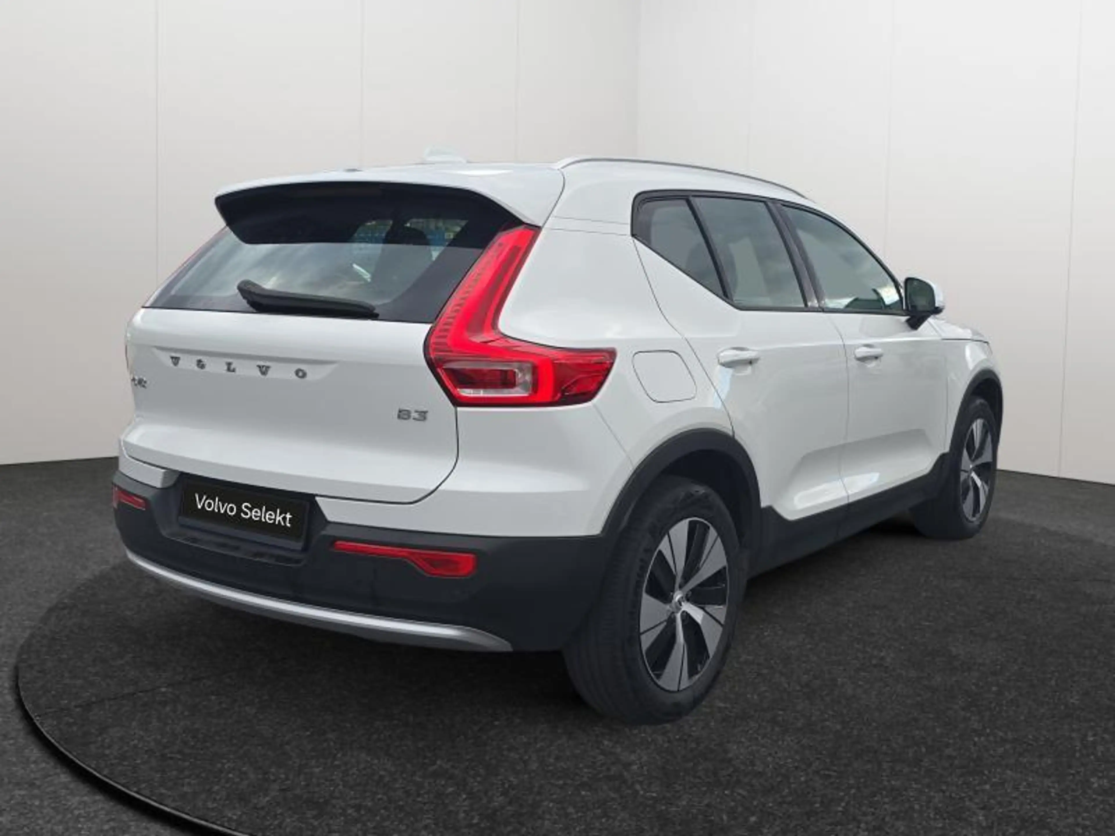 Volvo XC40 B3 Core / Essence — photo 2