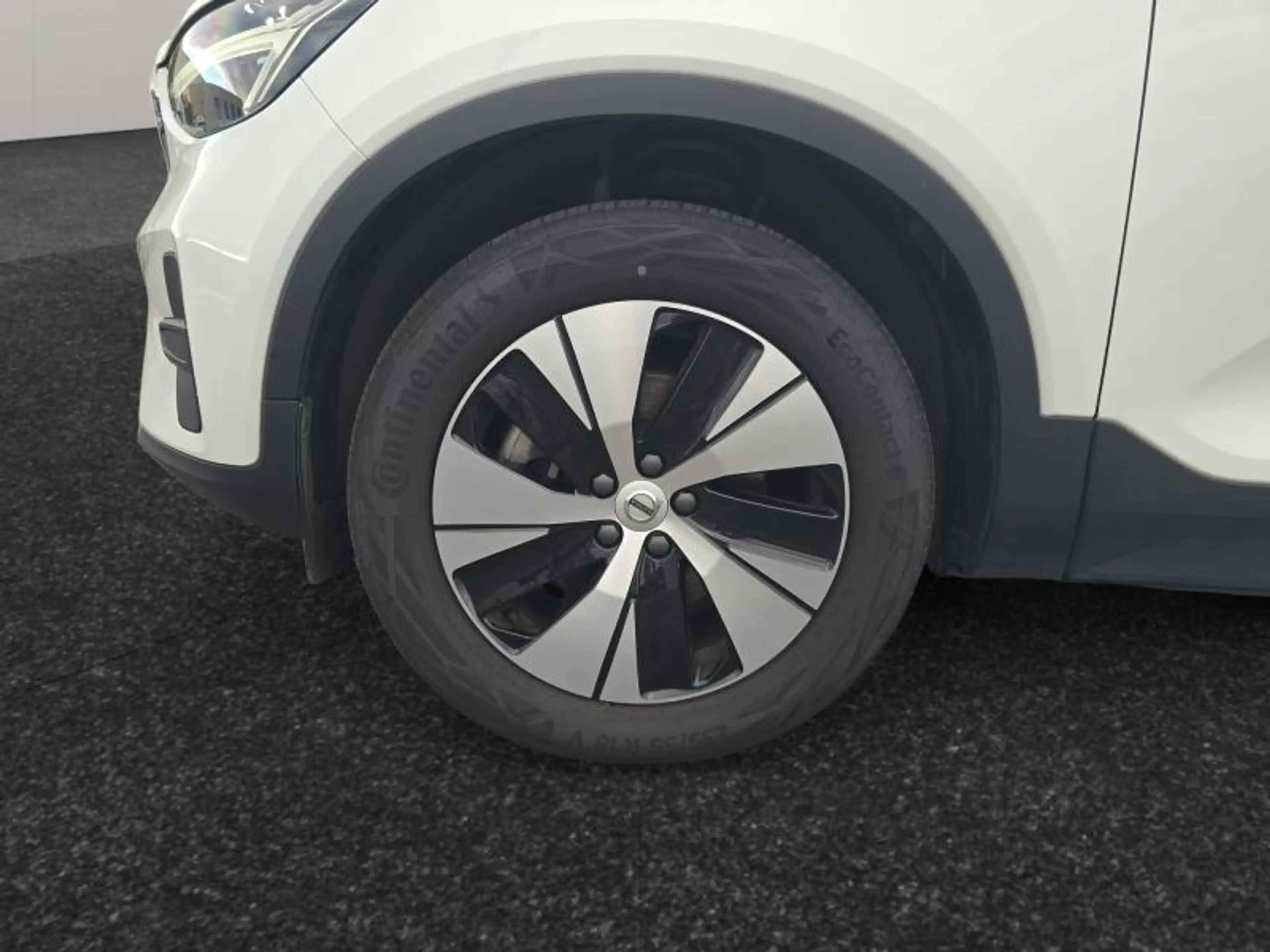 Volvo XC40 B3 Core / Essence — photo 14