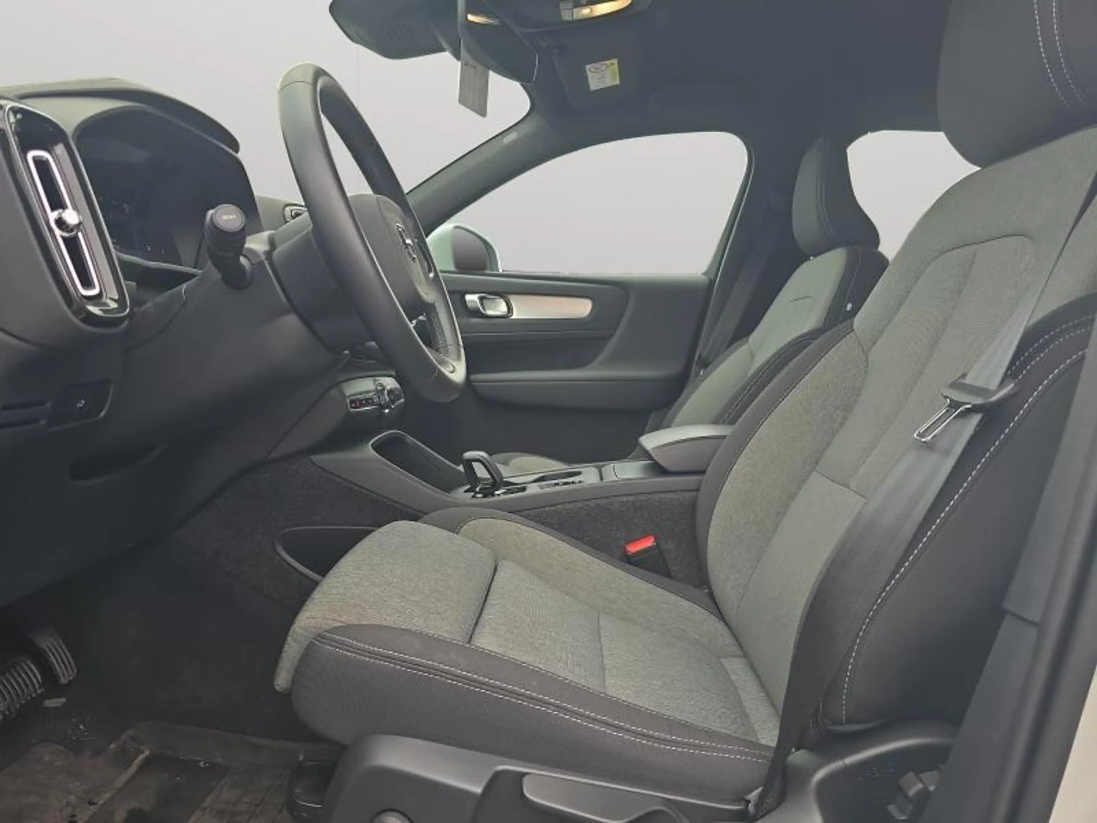Volvo XC40 B3 Core / Essence — photo 10