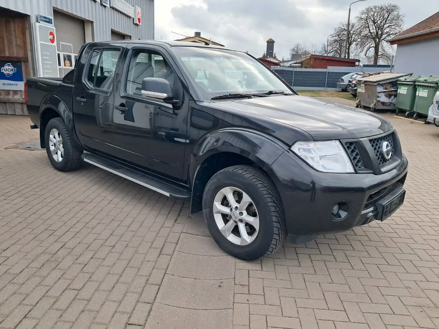 Nissan Navara DPF XE 4x4 KLIMA AHK Black - 2