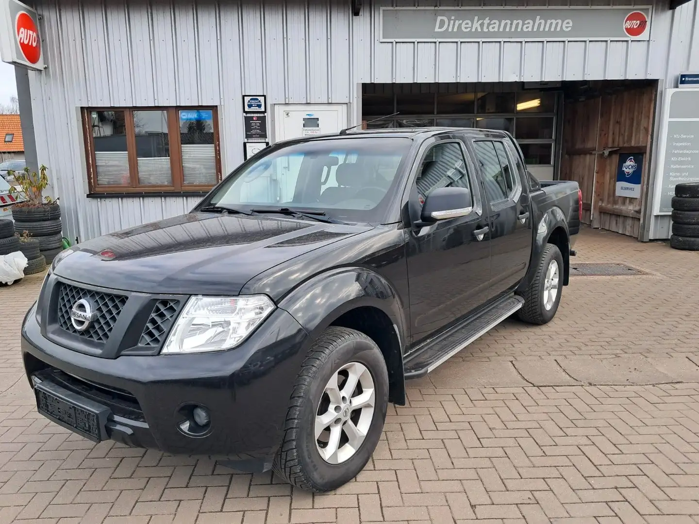 Nissan Navara DPF XE 4x4 KLIMA AHK Black - 1
