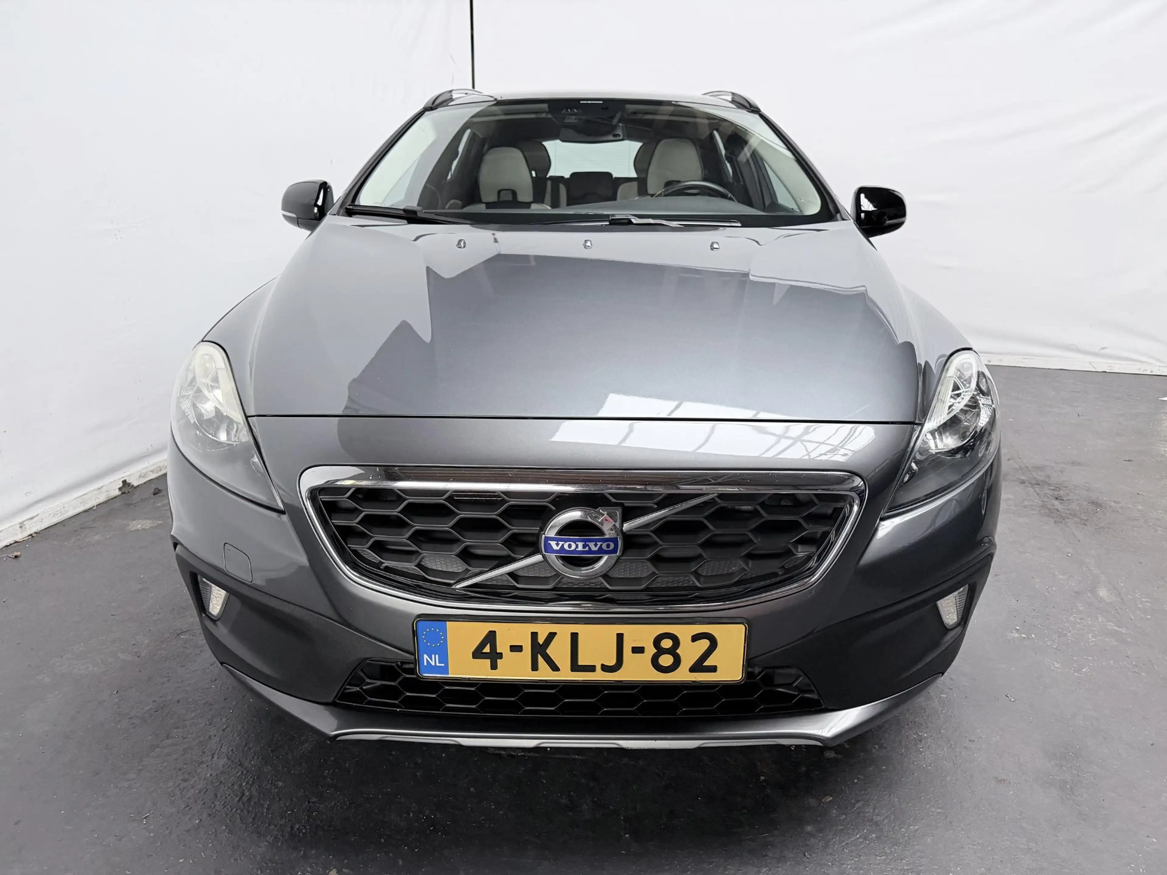 Volvo V40 Cross Country 1.6 T4 Summum — photo 3
