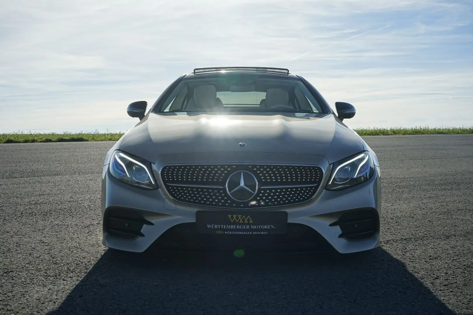 Mercedes-Benz E 300 d Coupe*AMG*PANO*NIGHT*HuD*WIDE*MBEAM* Gold - 2