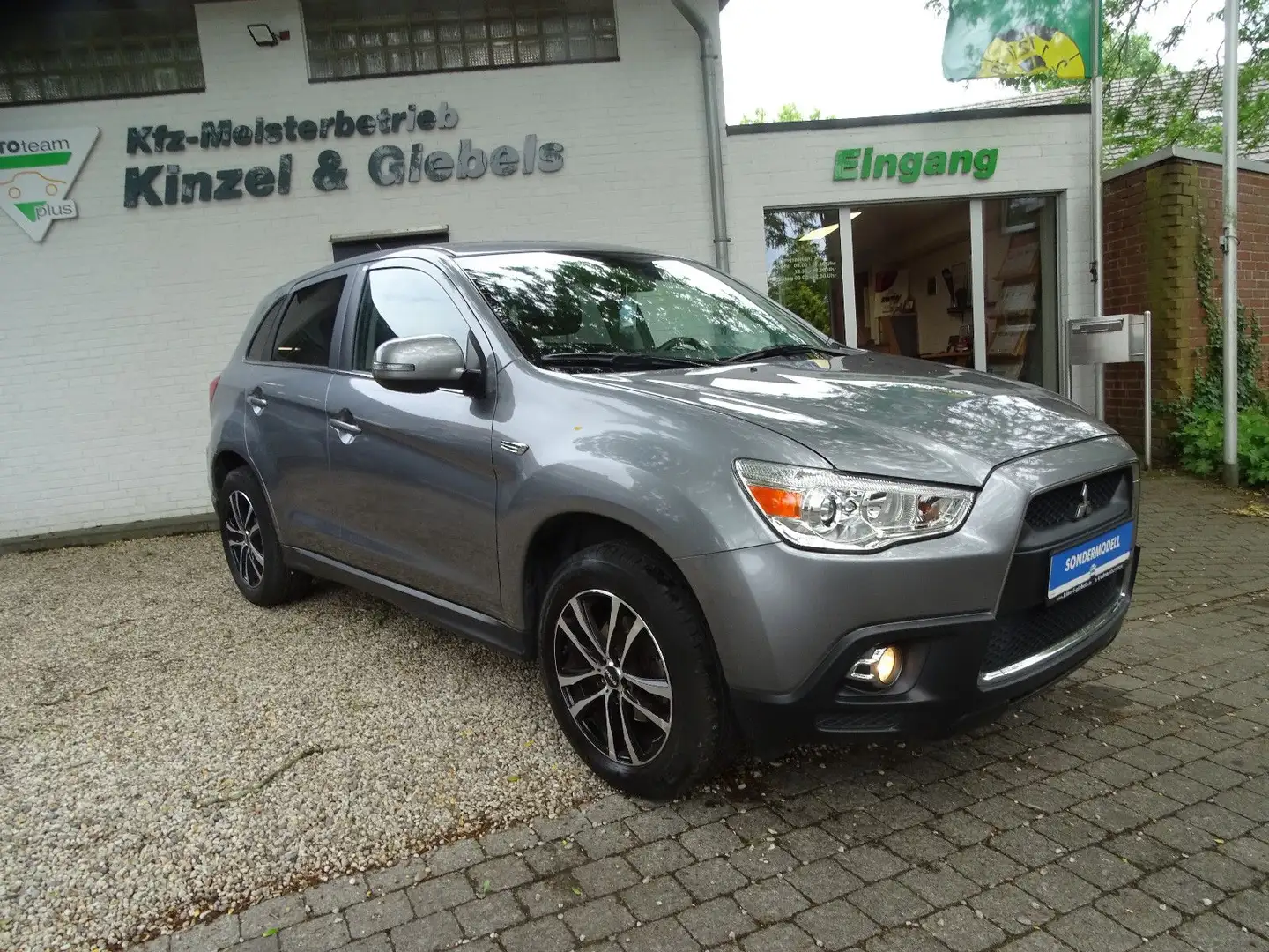 Mitsubishi ASX Intro Edition 2WD Grau - 1