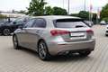 Mercedes-Benz A 220 250e Sedán 8G-DCT Plateado - thumbnail 3