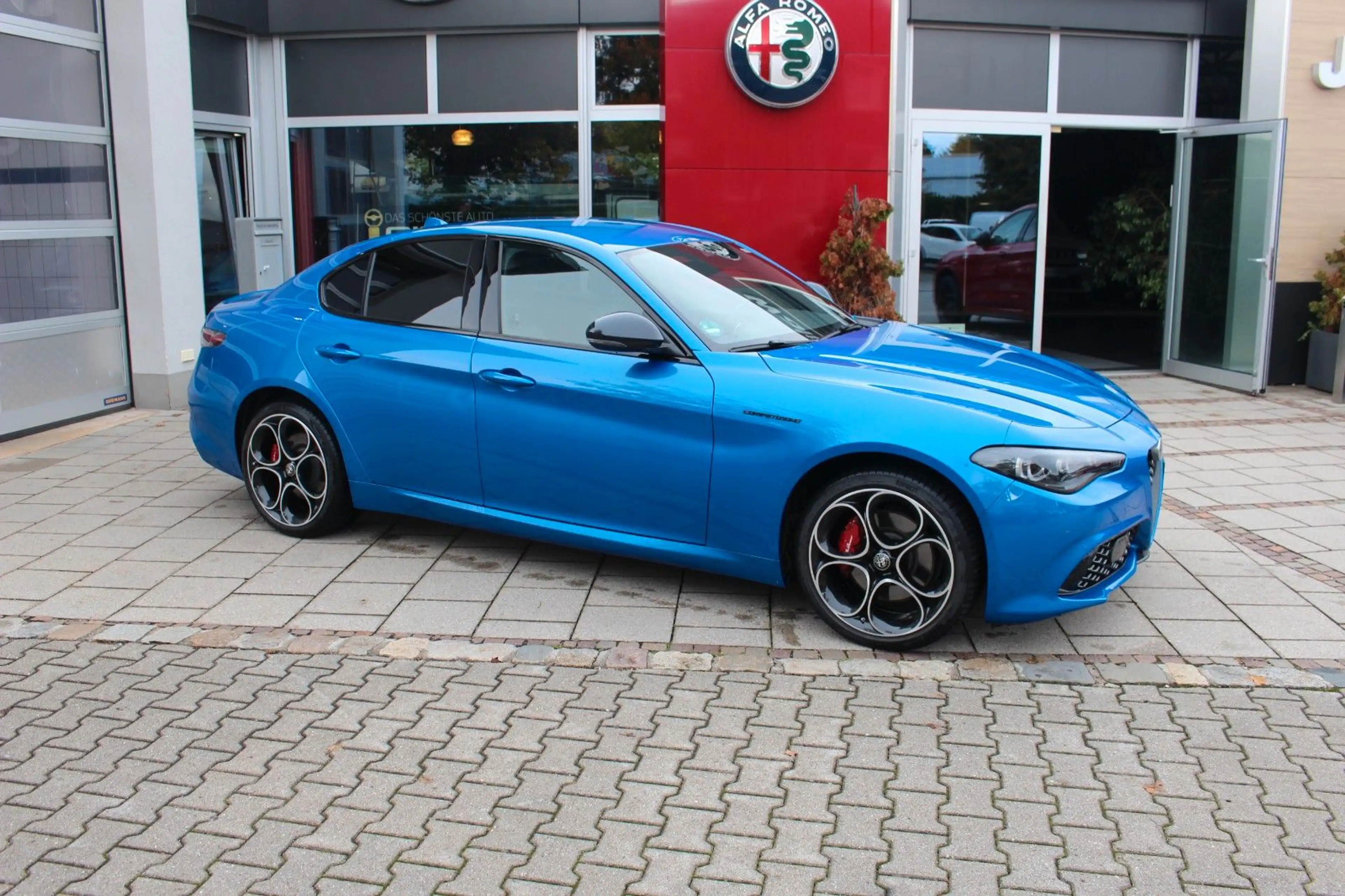 Alfa Romeo Giulia Competizione Q4 — photo 2