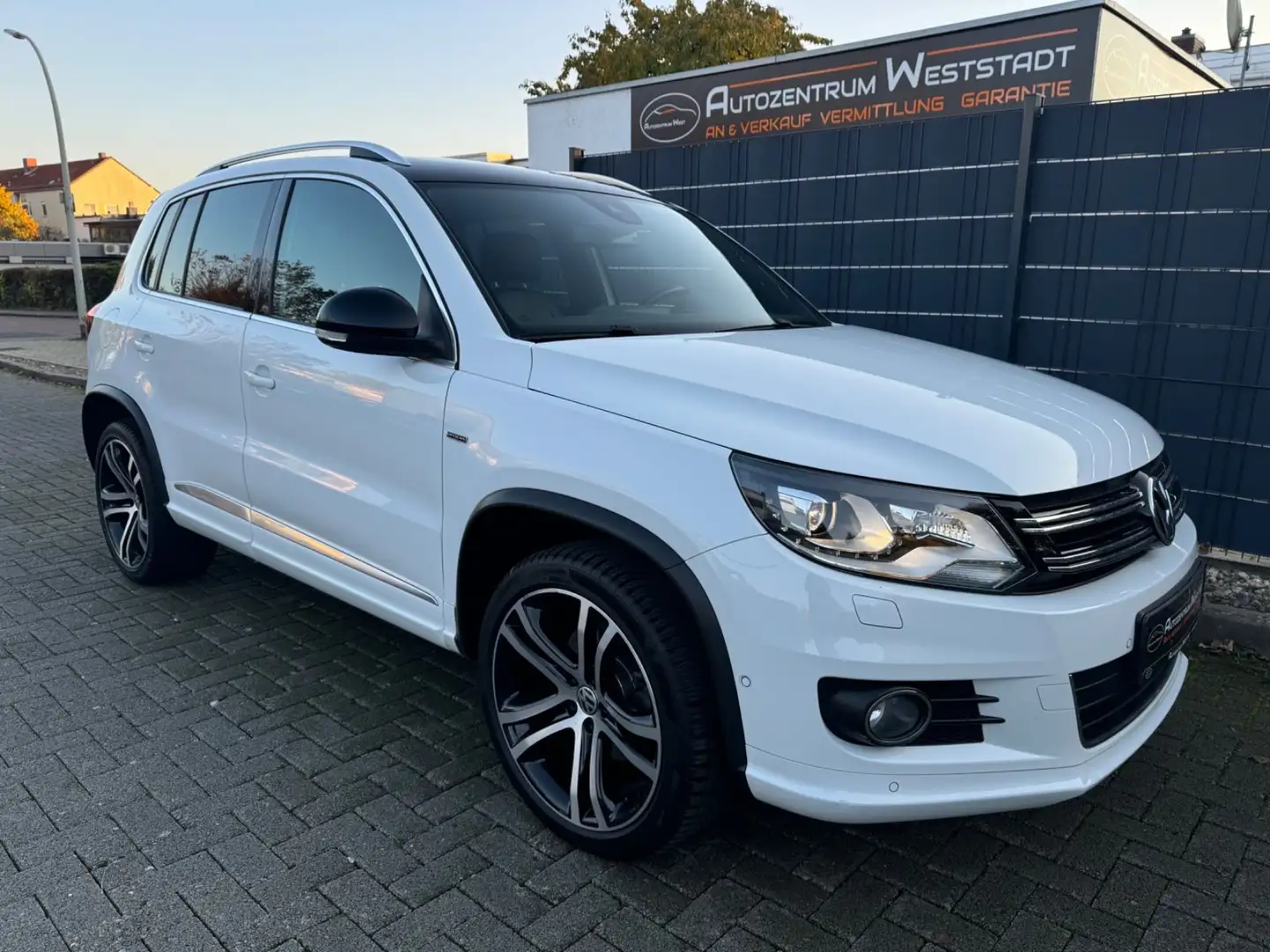 Volkswagen Tiguan CityScape BMT 4Motion,Pano,Xenon,Navi,AHK Blanco - 2