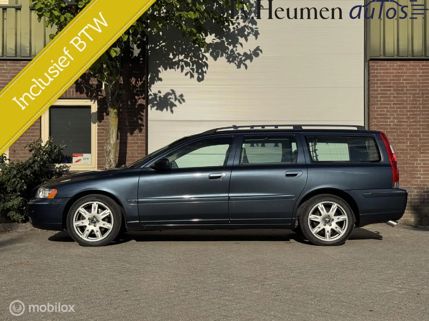 Volvo V70 2.5T 209PK Summum BTW'er CarPlay Trekhaak Leder OR Blau - 2