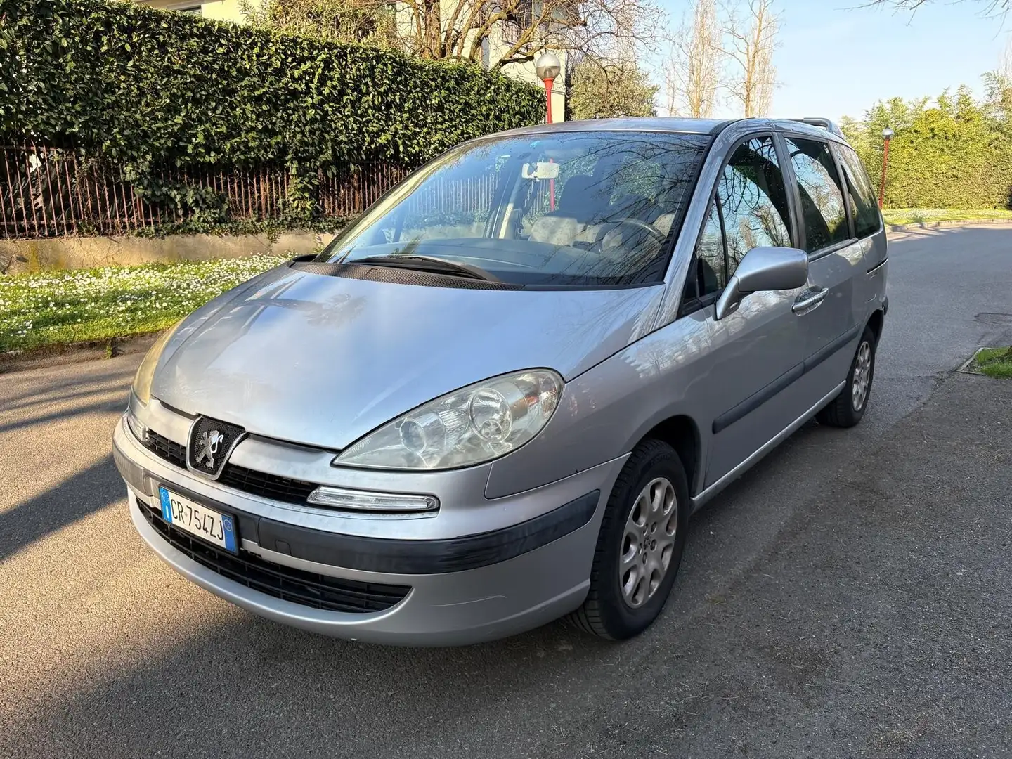 Peugeot 807 2.0 16V SR Gris - 1