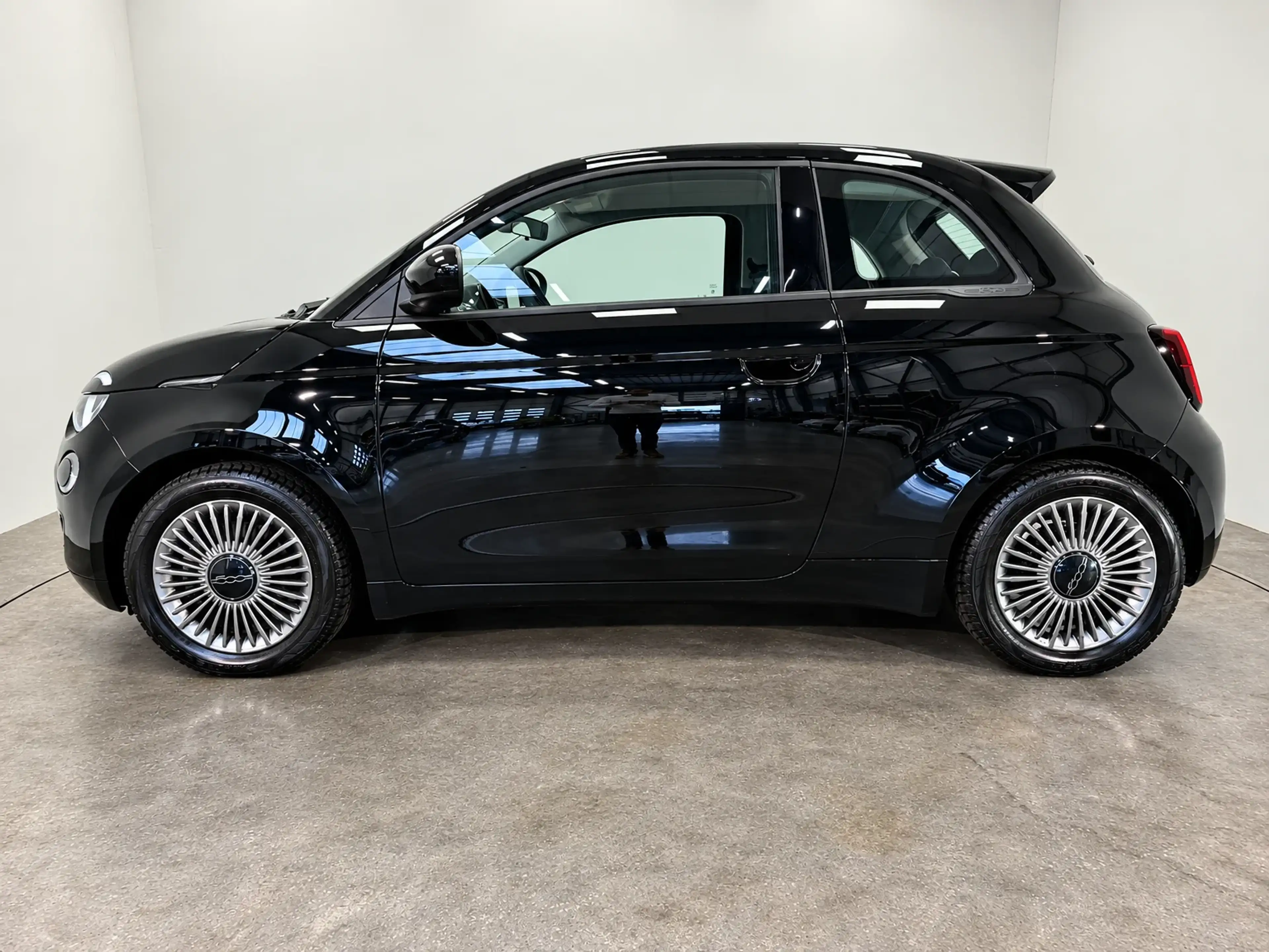 Fiat 500e Icon 42 kWh Long Range — photo 2