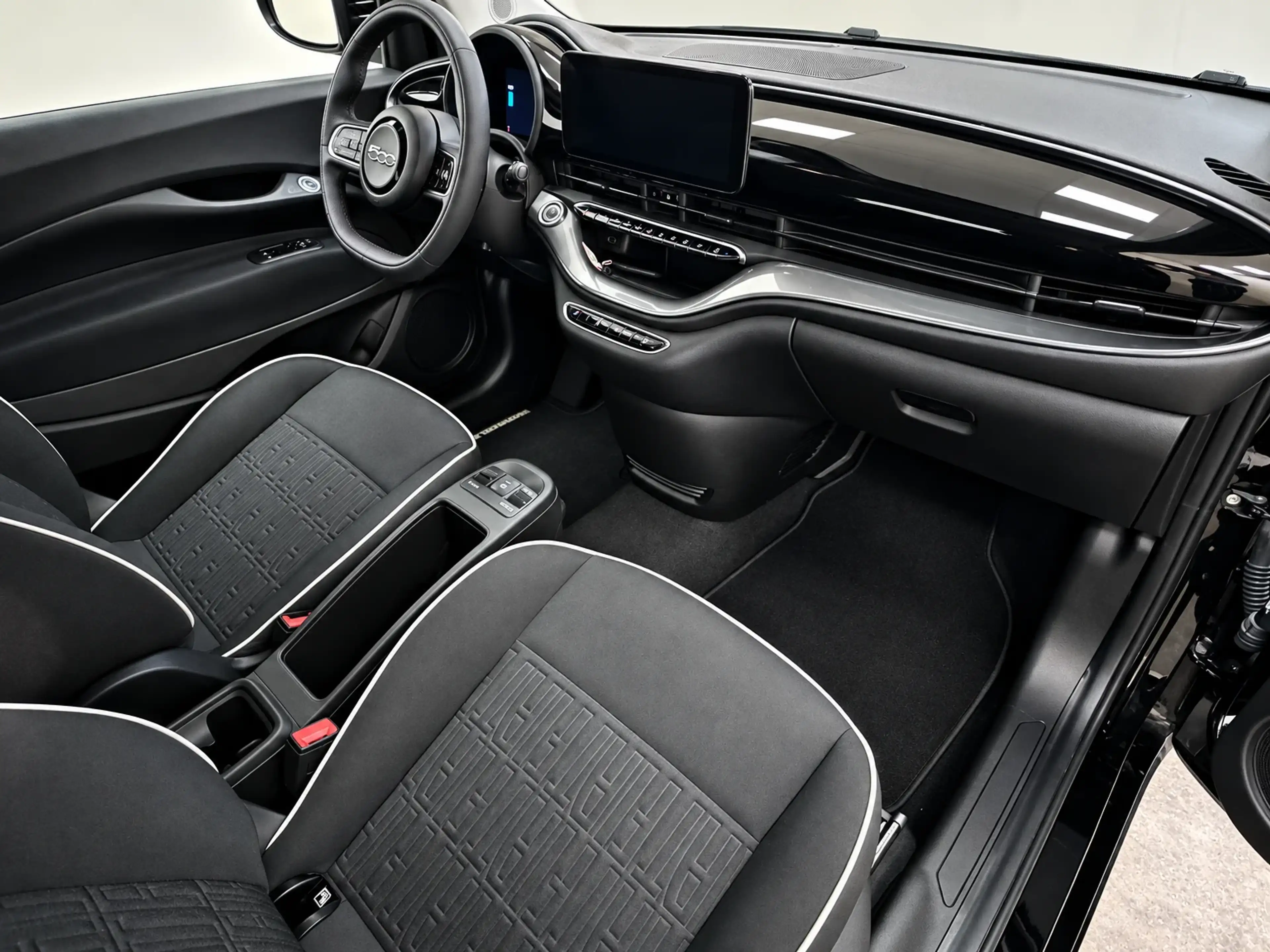 Fiat 500e Icon 42 kWh Long Range — photo 12