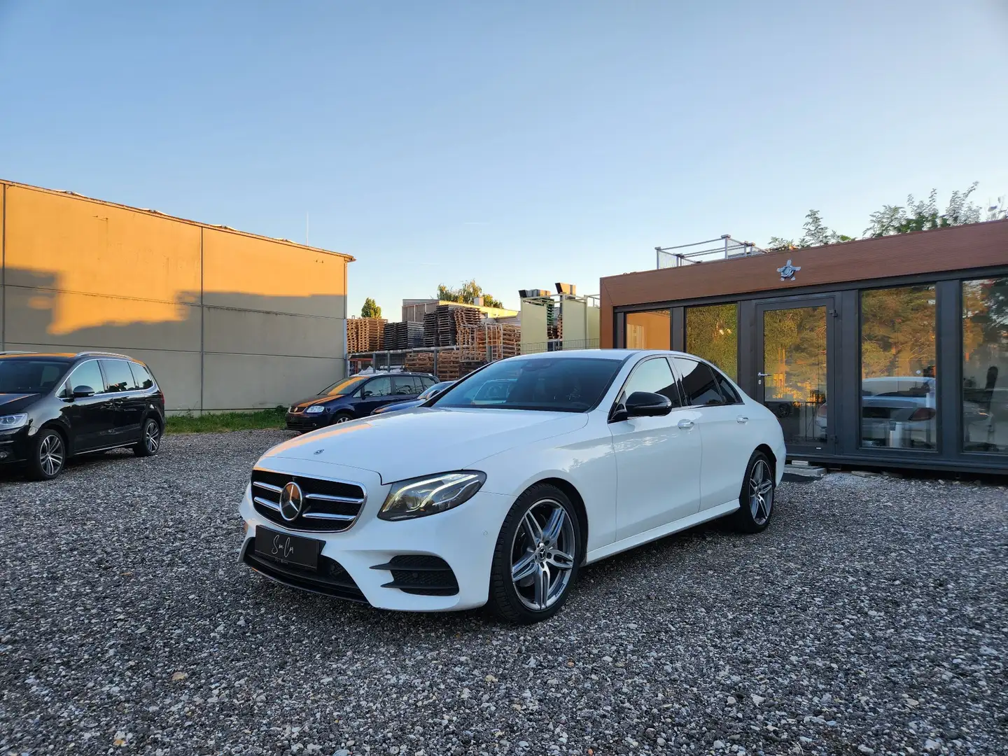 Mercedes-Benz E 220 d 4Matic AMG Line Weiß - 1
