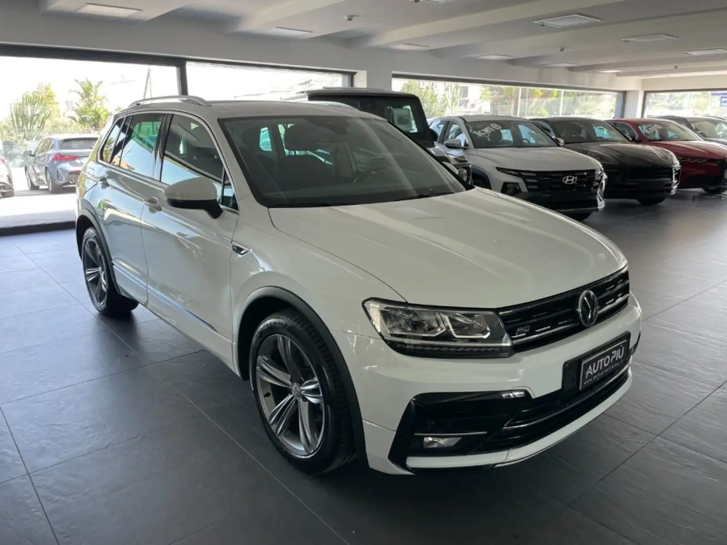 Volkswagen Tiguan 2.0 TDI 150 CV DSG Sport Edition R-Line Bianco - 1