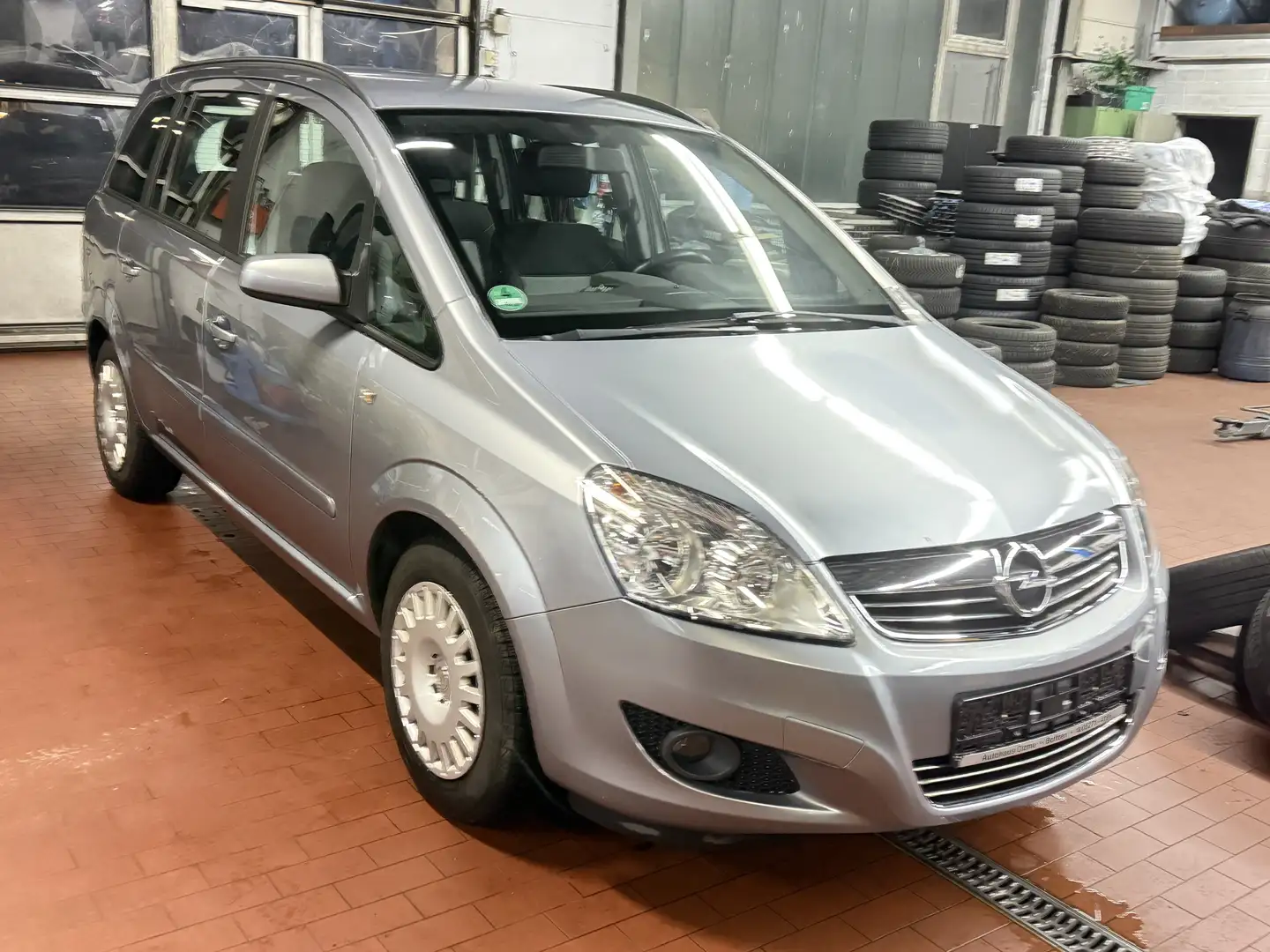 Opel Zafira Edition,7-Sitzer Grau - 1