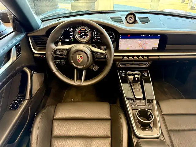 Porsche 911 view 14
