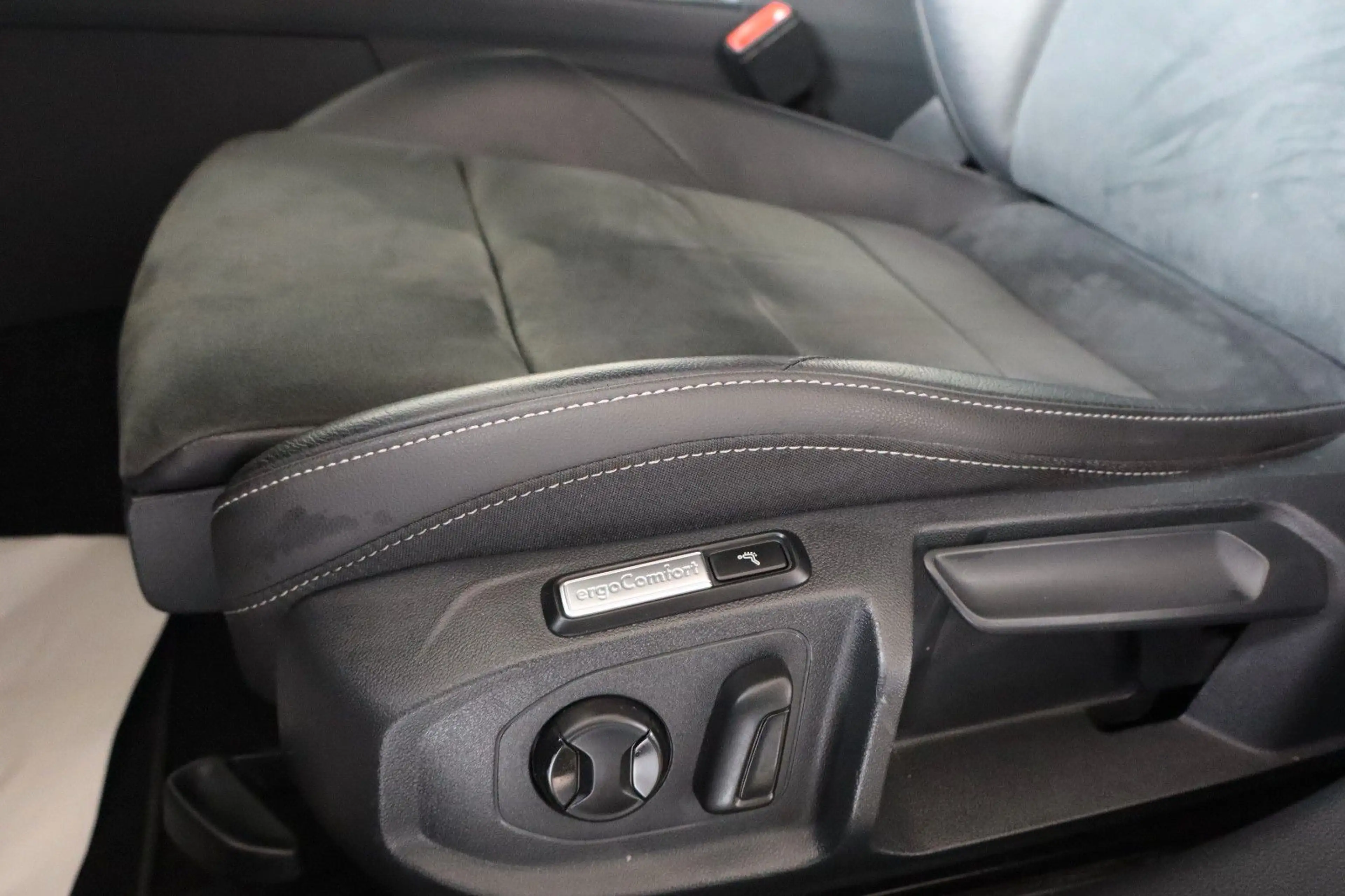 Volkswagen Arteon 1.4 eHybrid DSG R-Line Shooting Brake — photo 12