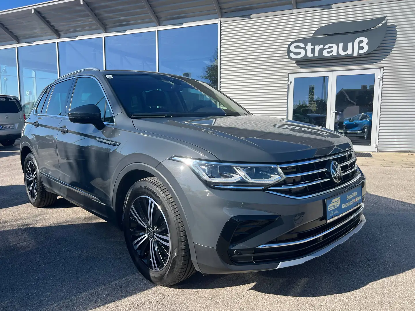 Volkswagen Tiguan 1,5 TSI ACT Elegance DSG *OHNE NOVA* Grau - 1