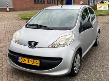 1.0-12V XR 5-Drs Stuurbekrachtiging Audio/CD EBD 2