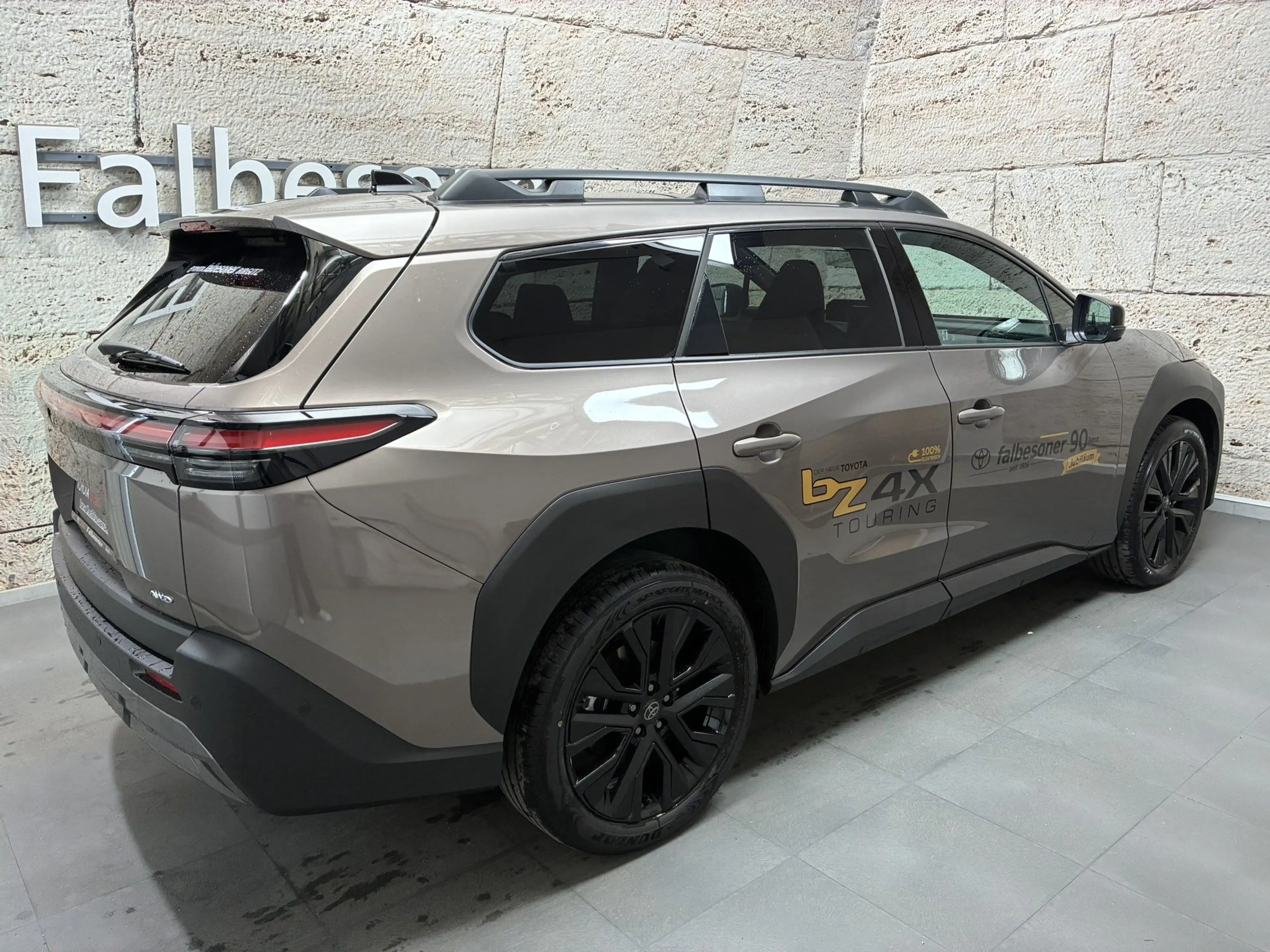 Toyota bZ4X BEV Touring 4x4 Lounge — photo 4
